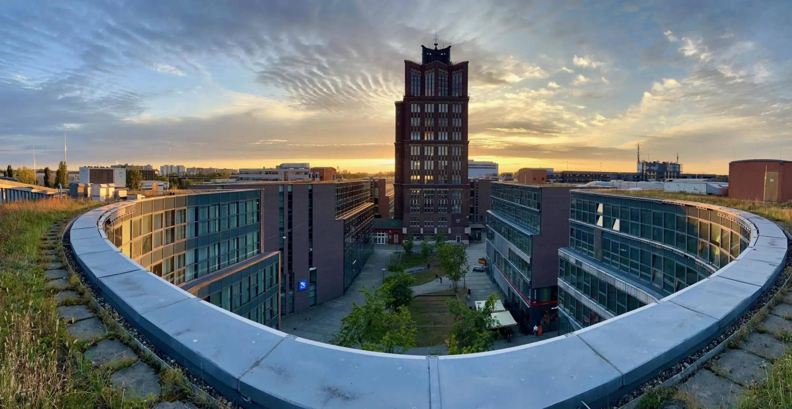 Property building in Hotel am Borsigturm Property building in Hotel am Borsigturm