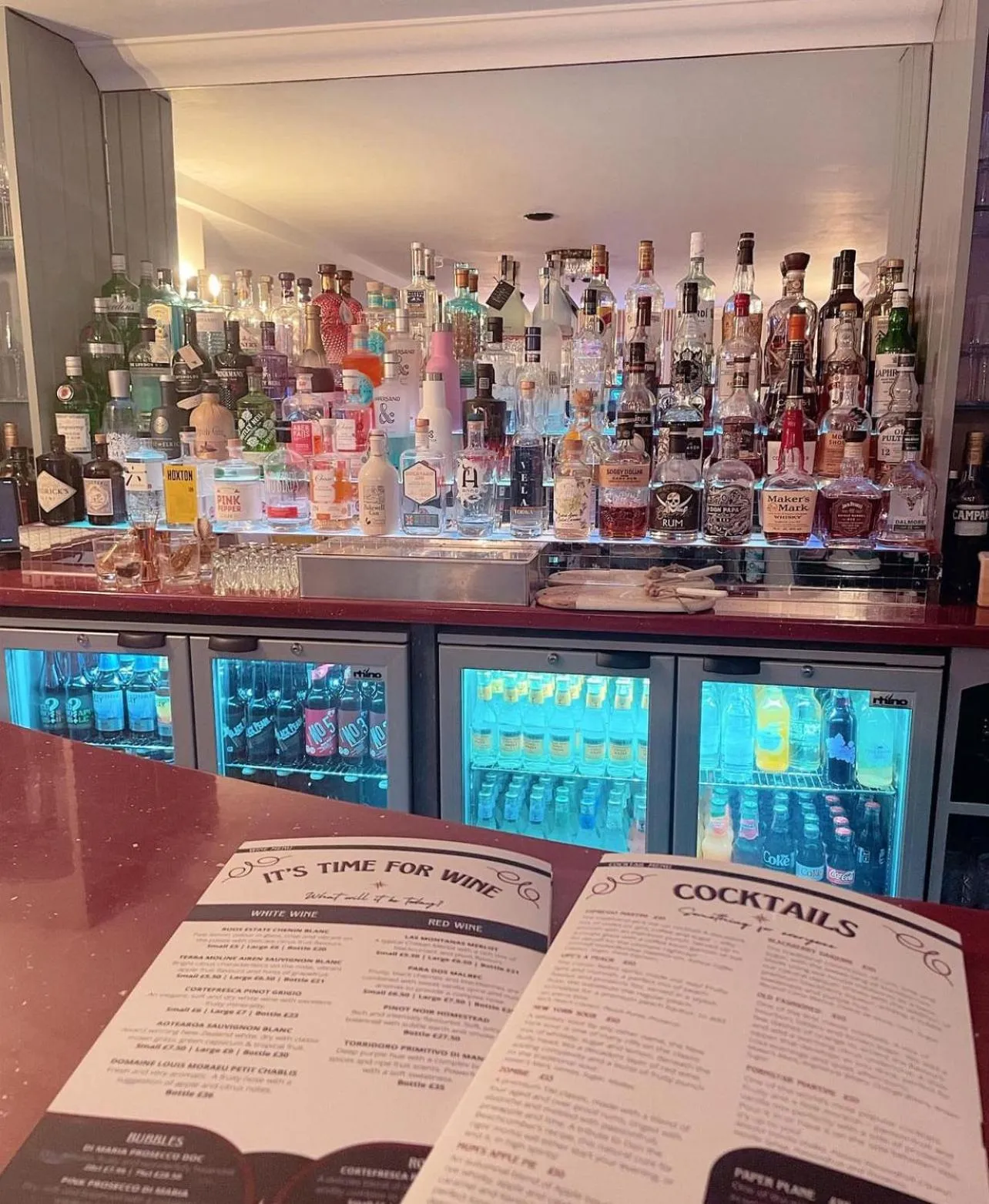 Lounge or bar in Ebenezer's Place