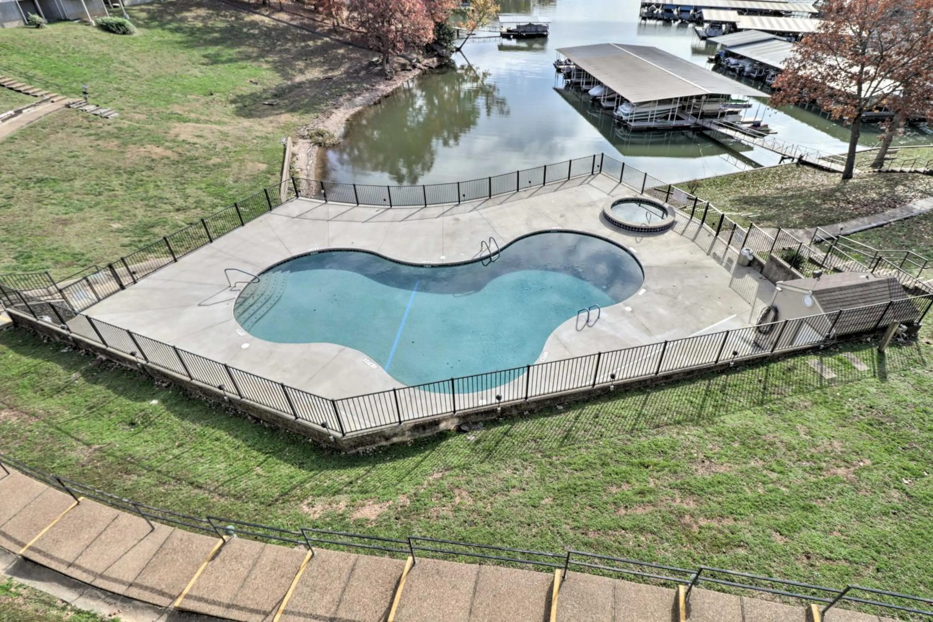Lake Ozark Condo with Pool and Fishing Docks!