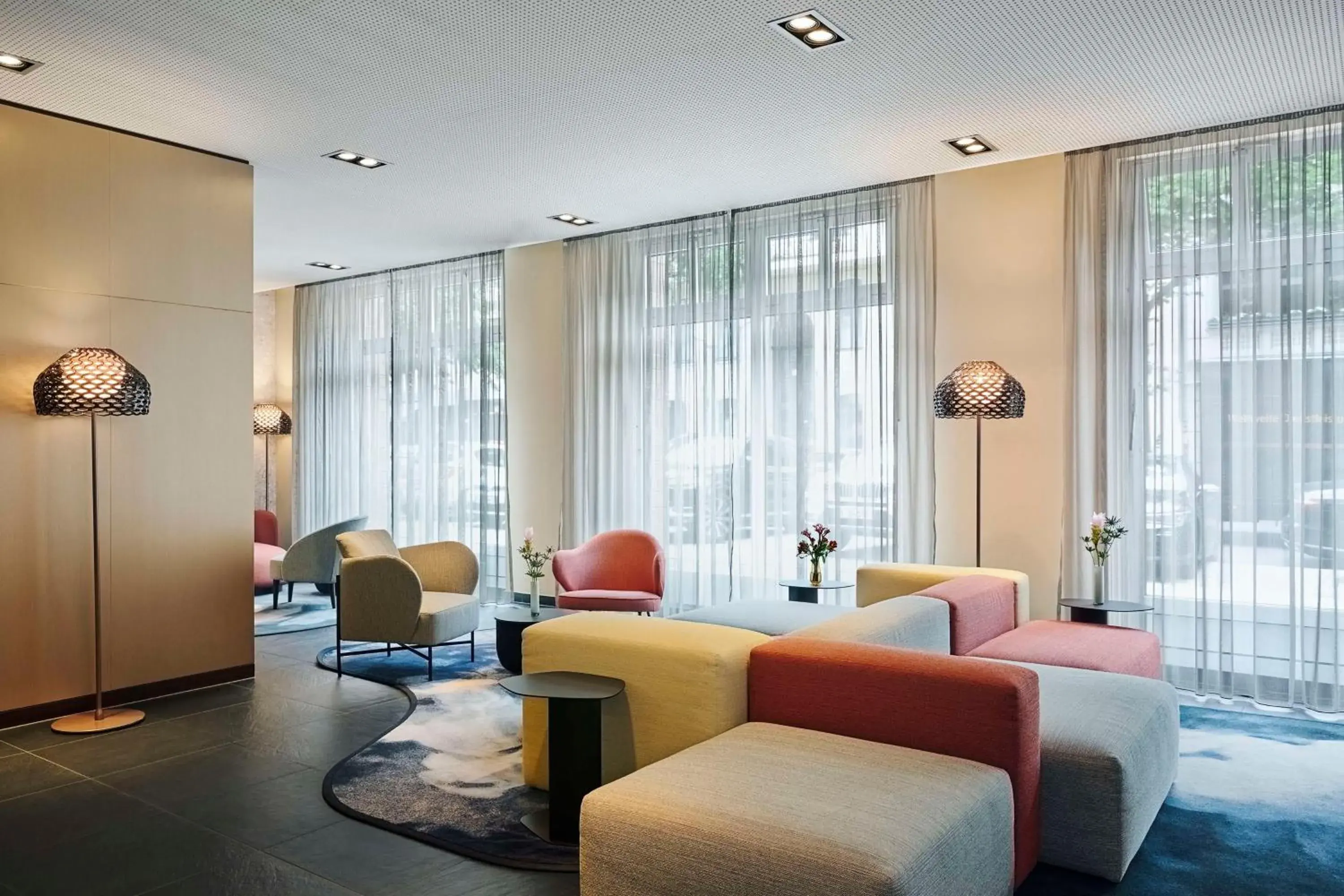 Lobby or reception in NH Berlin Kurfürstendamm Lobby or reception in NH Berlin Kurfürstendamm