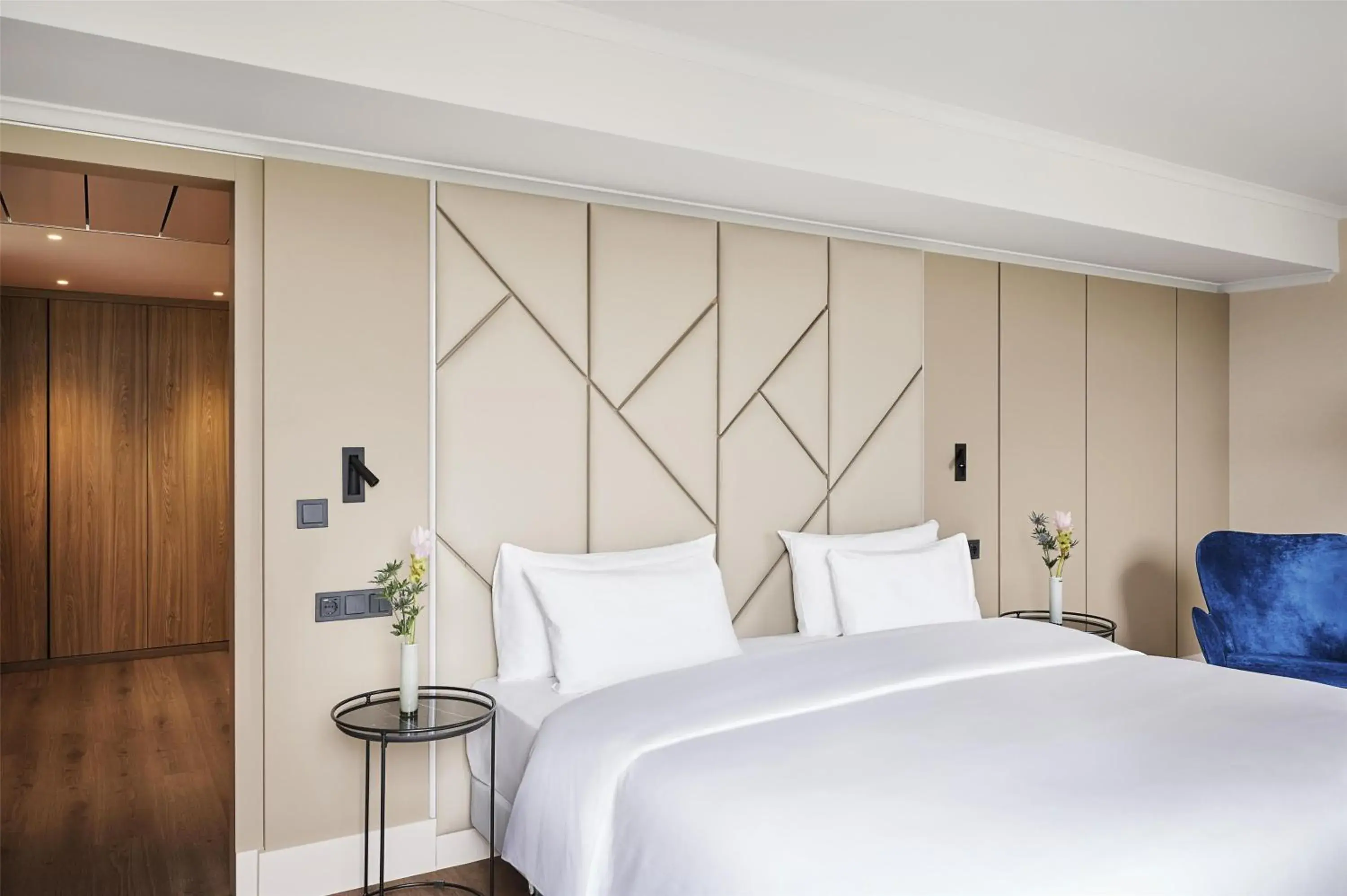 Photo of the whole room, Bed in NH Berlin Kurfürstendamm Photo of the whole room, Bed in NH Berlin Kurfürstendamm