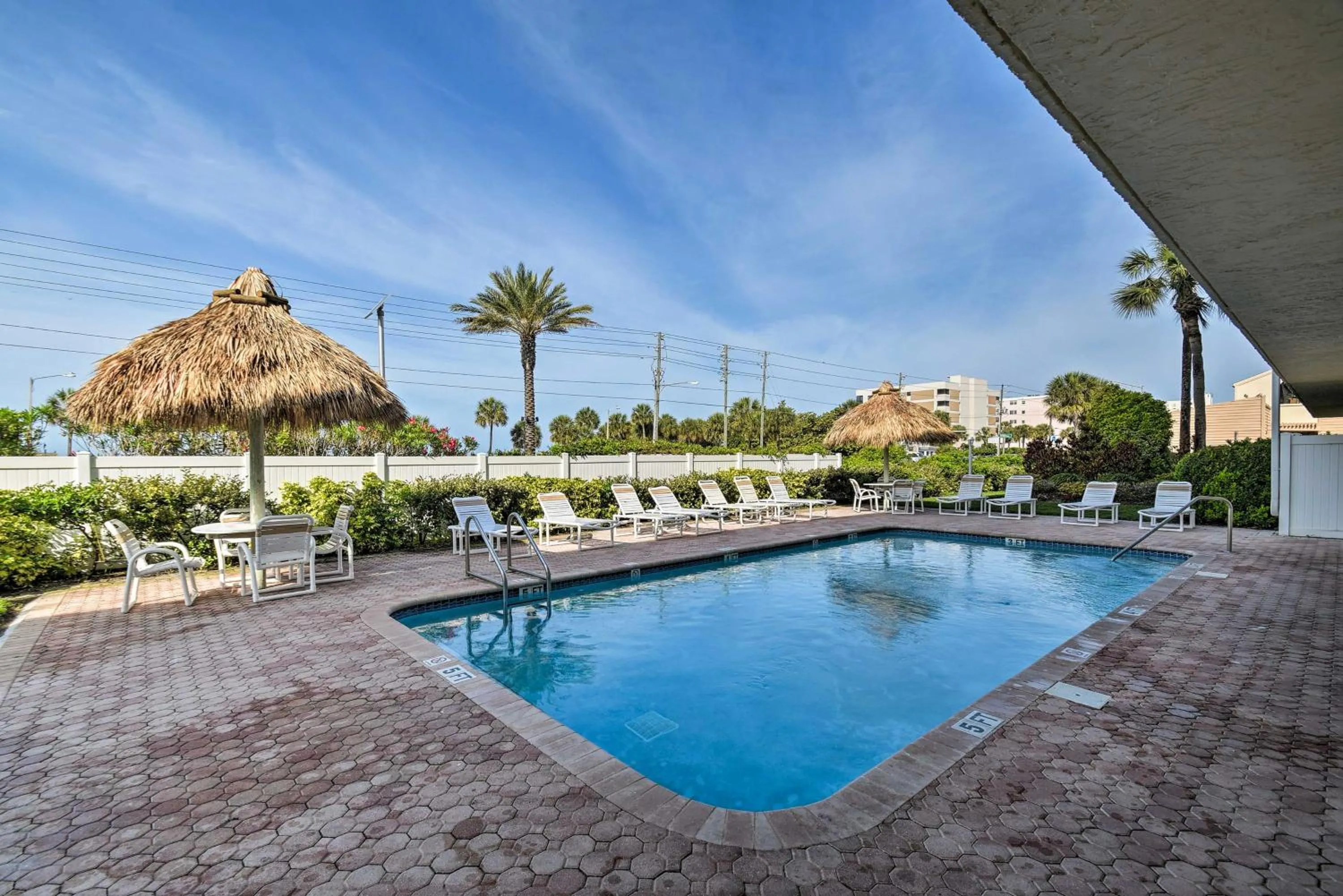 Walk to Madeira Beach Coastal Condo with Balcony