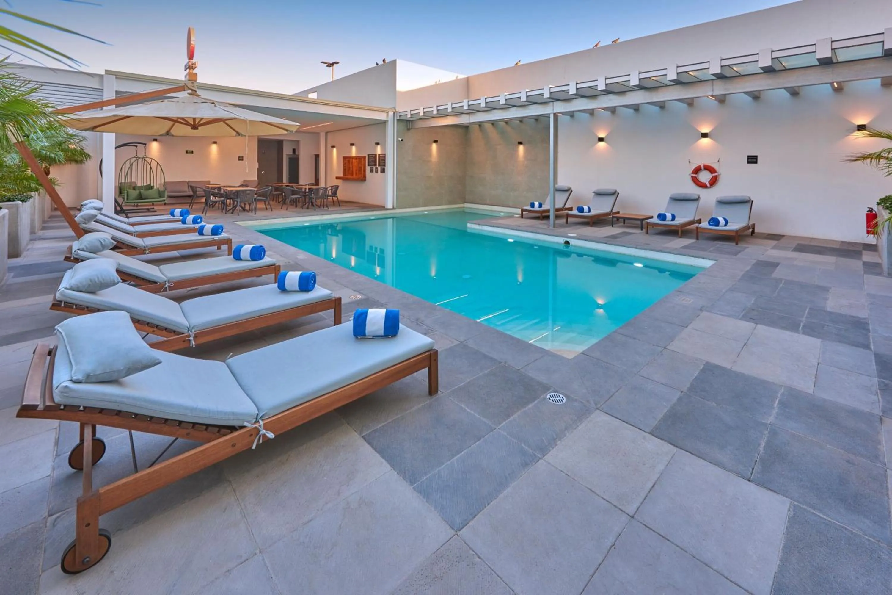 Swimming pool in City Express Plus by Marriott Mexicali