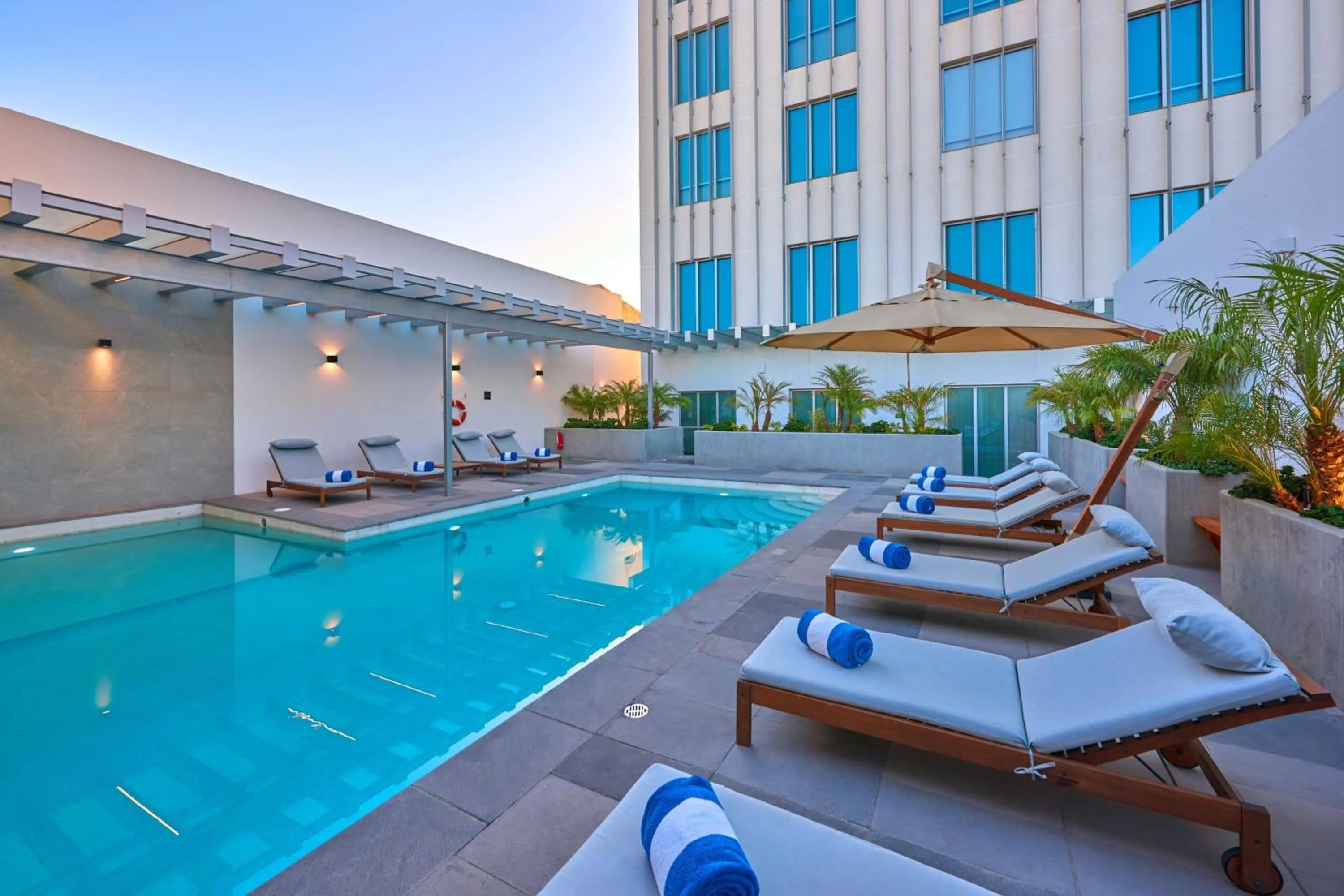 Swimming pool in City Express Plus by Marriott Mexicali