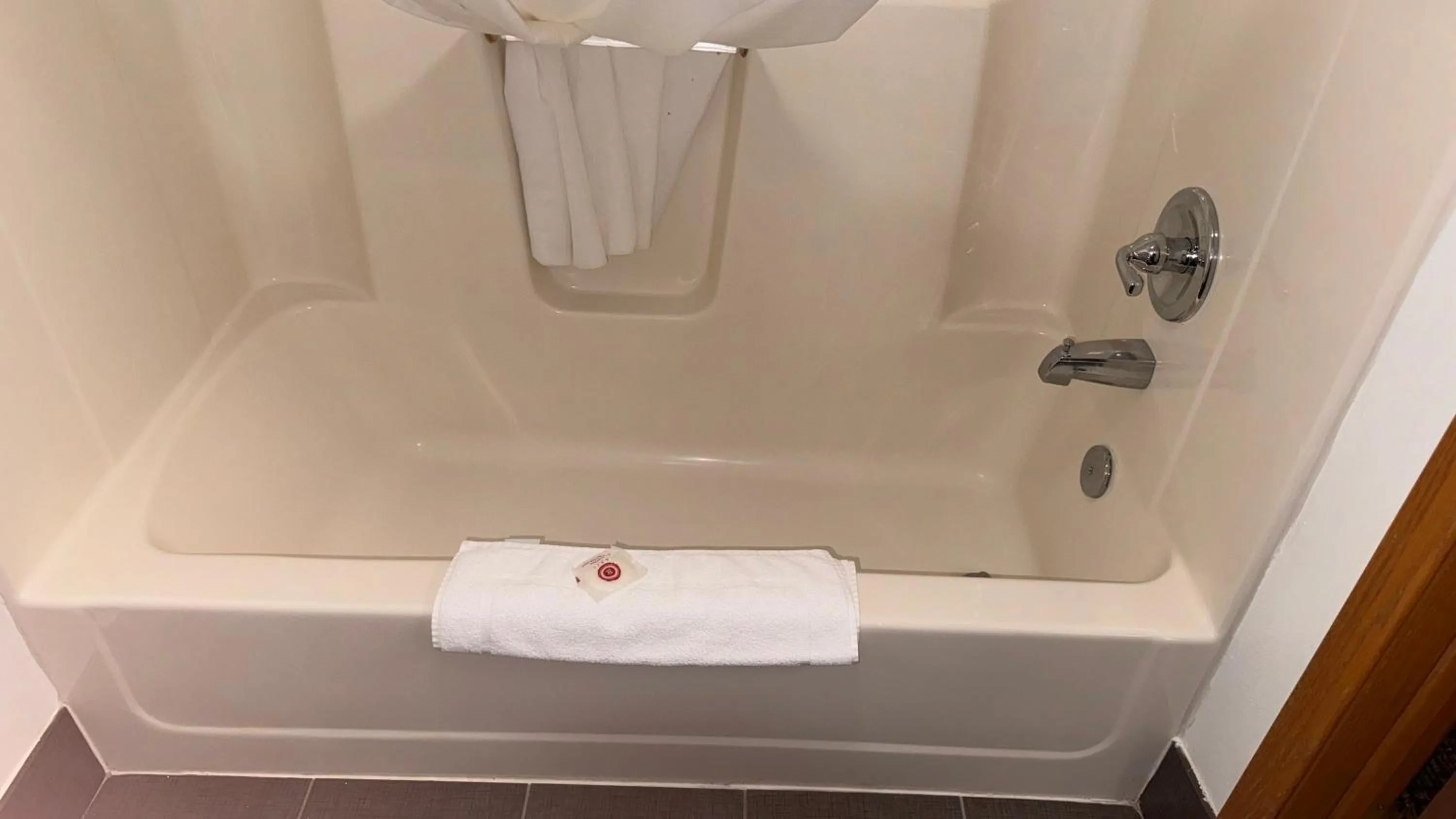 Bath in Forest City Inn