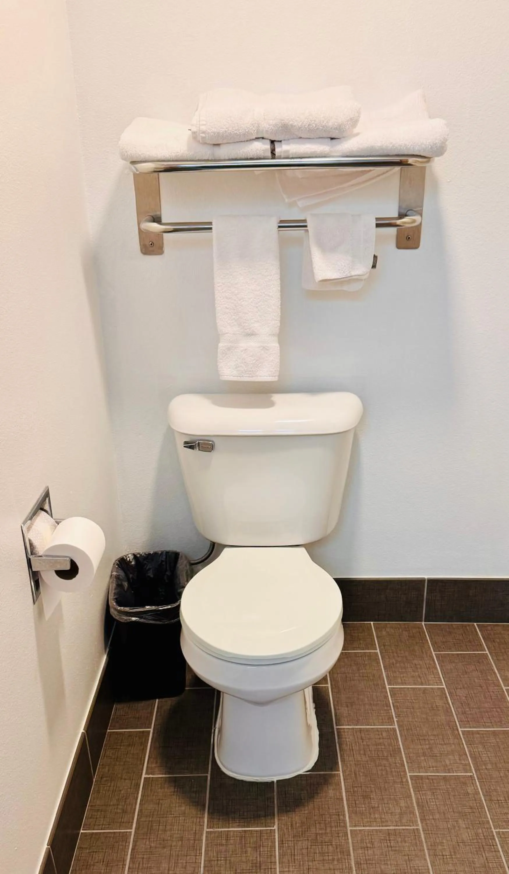 Toilet in Forest City Inn