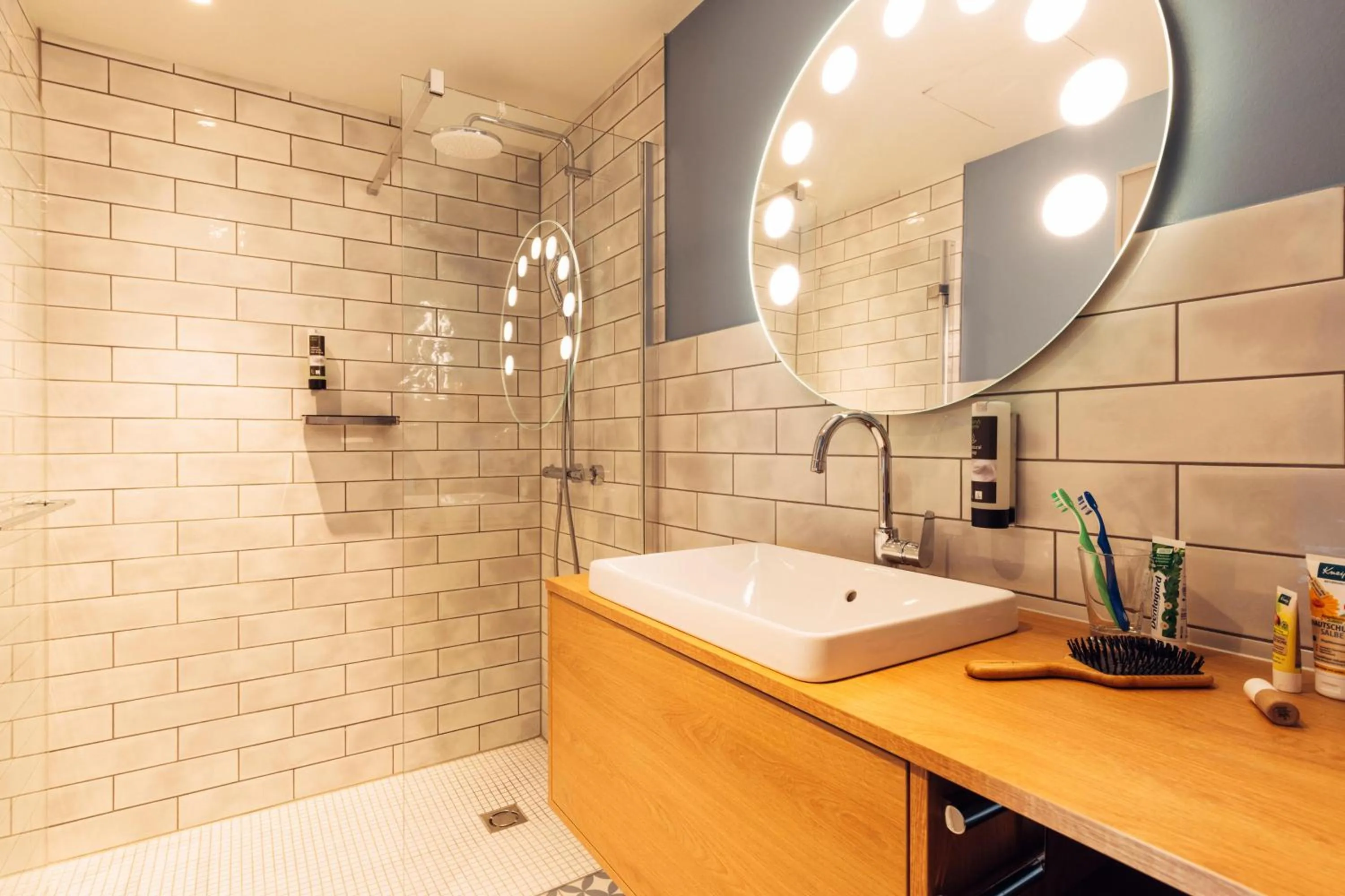 Bathroom in harry's home Berlin-Moabit hotel & apartments