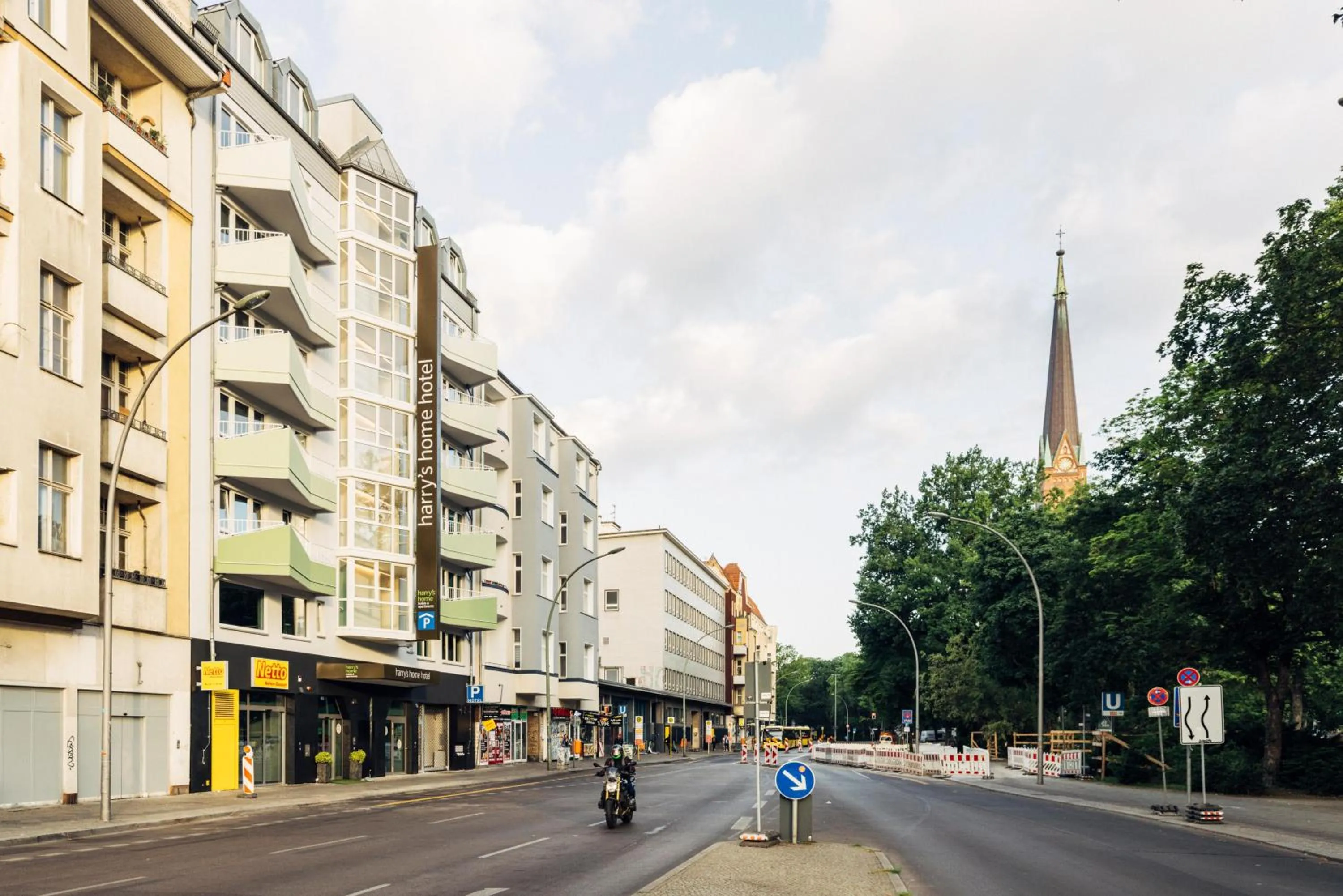 Property building in harry's home Berlin-Moabit hotel & apartments