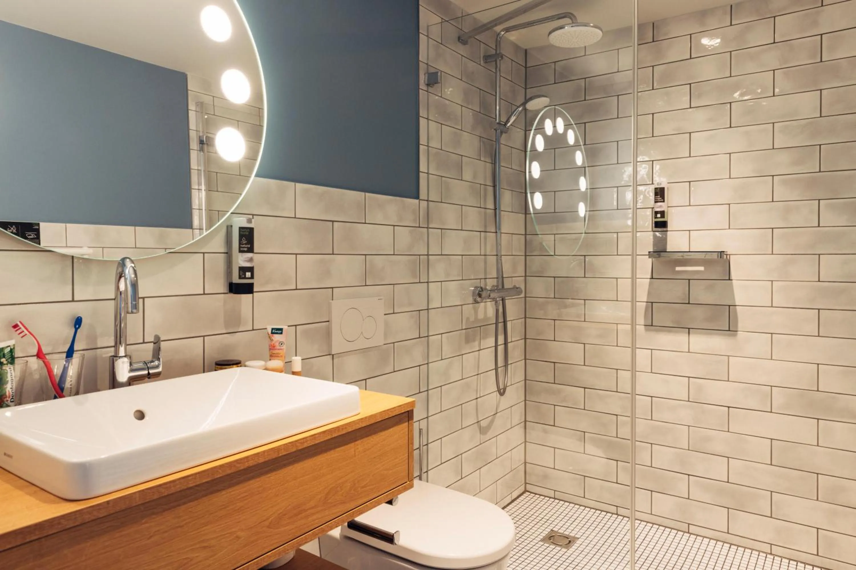 Bathroom in harry's home Berlin-Moabit hotel & apartments