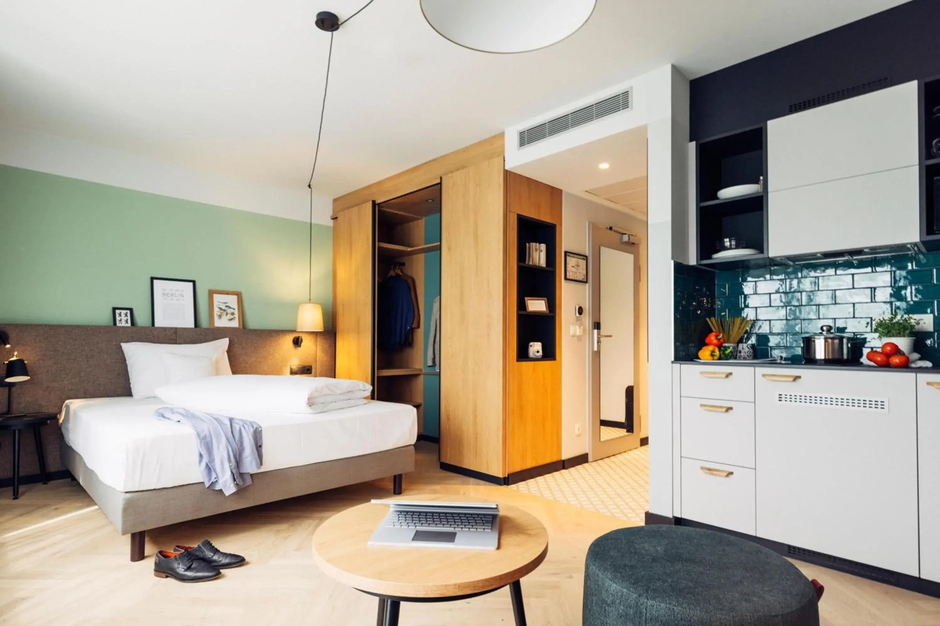 Studio in harry's home Berlin-Moabit hotel & apartments Studio in harry's home Berlin-Moabit hotel & apartments