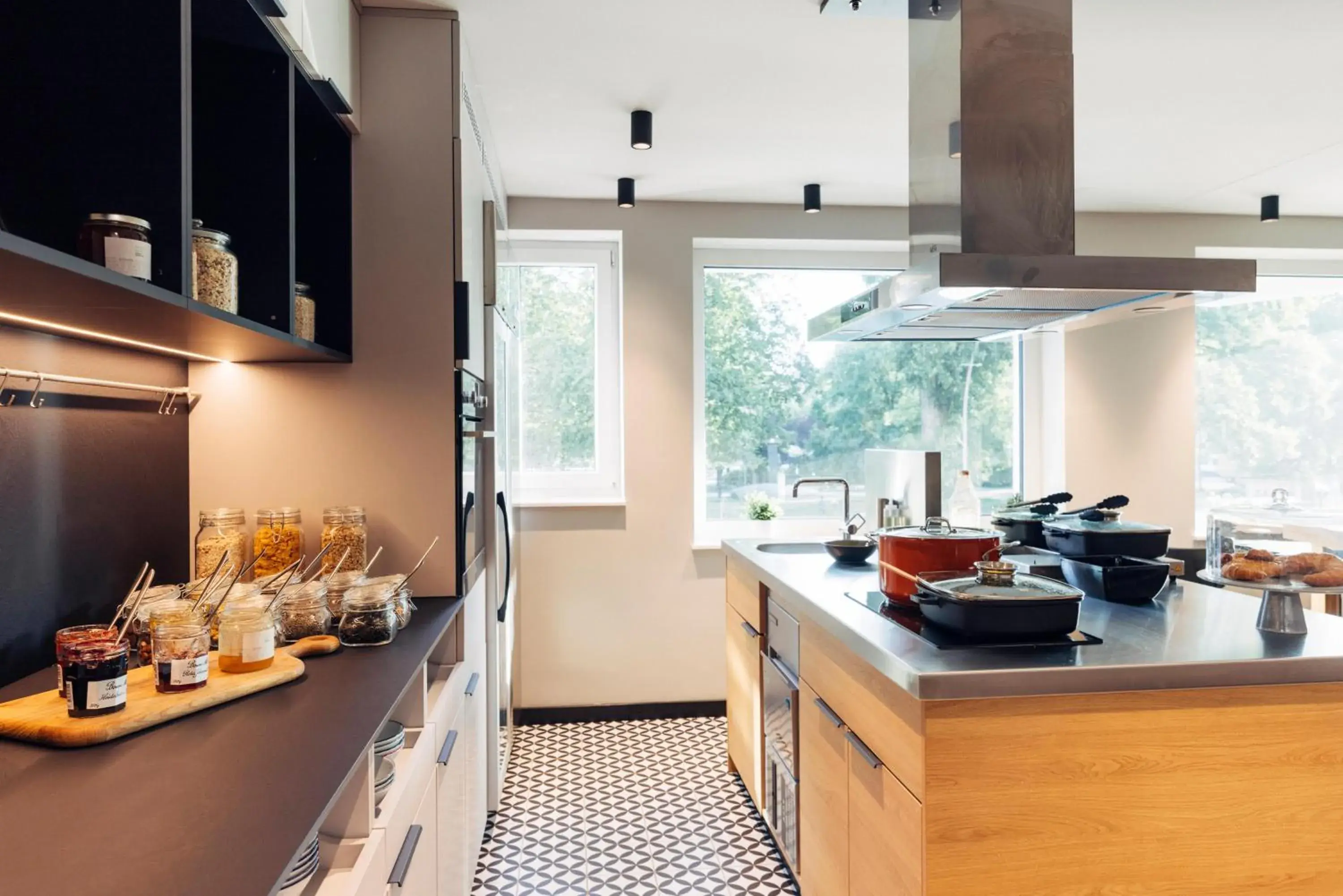 Restaurant/places to eat in harry's home Berlin-Moabit hotel & apartments Restaurant/places to eat in harry's home Berlin-Moabit hotel & apartments