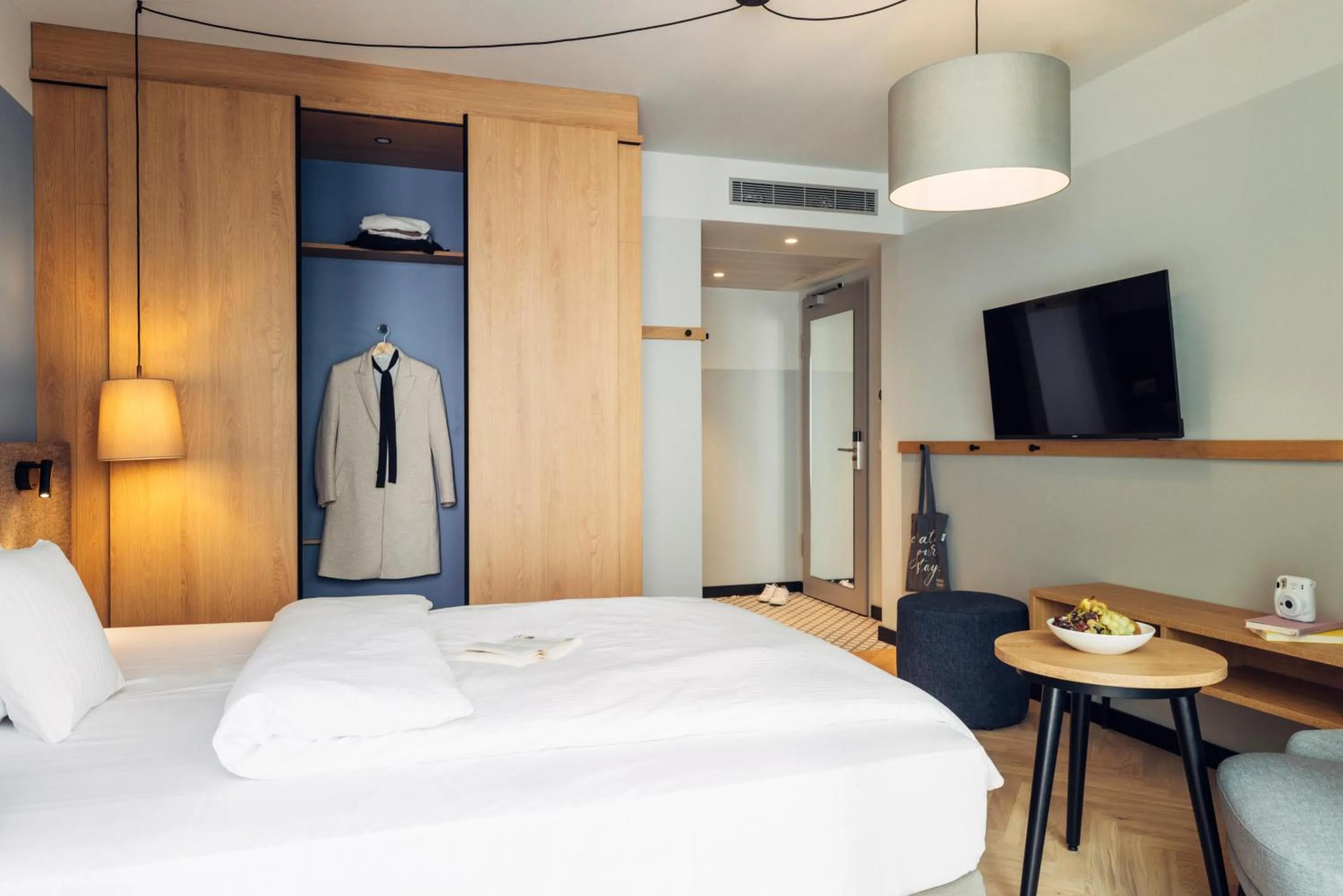 Photo of the whole room, Bed in harry's home Berlin-Moabit hotel & apartments