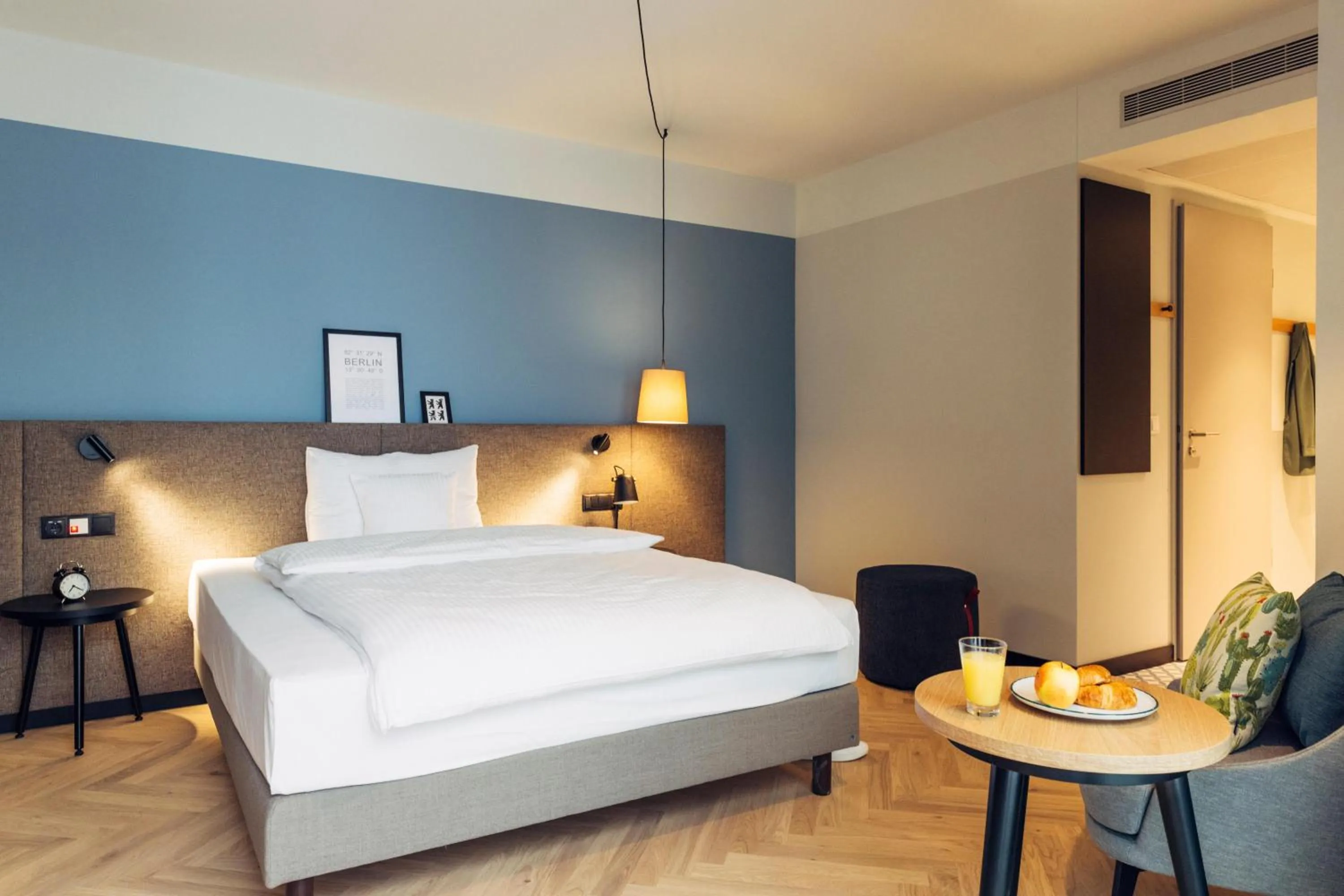 Photo of the whole room, Bed in harry's home Berlin-Moabit hotel & apartments