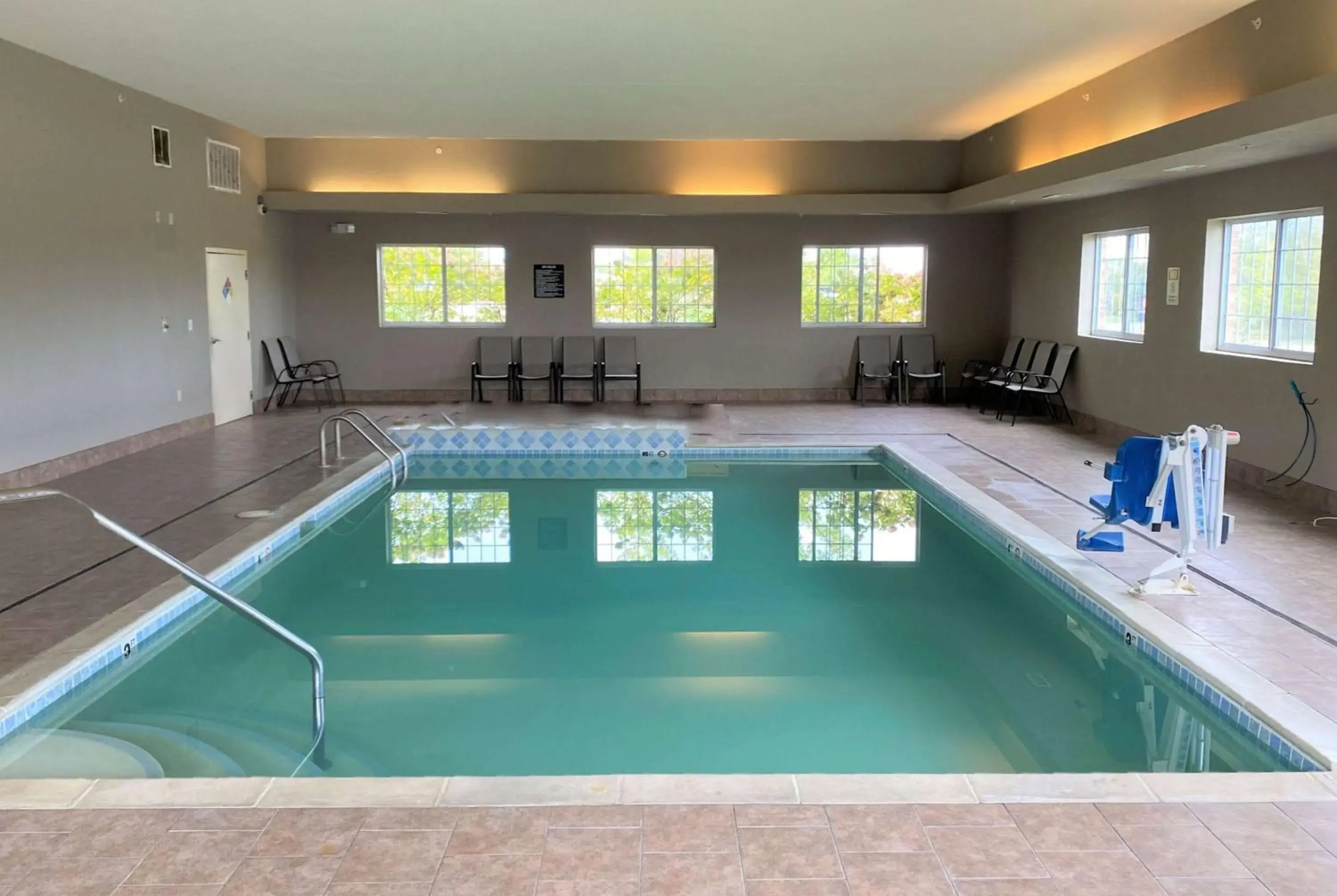 Swimming pool in Super 8 by Wyndham Cedar Falls Swimming pool in Super 8 by Wyndham Cedar Falls