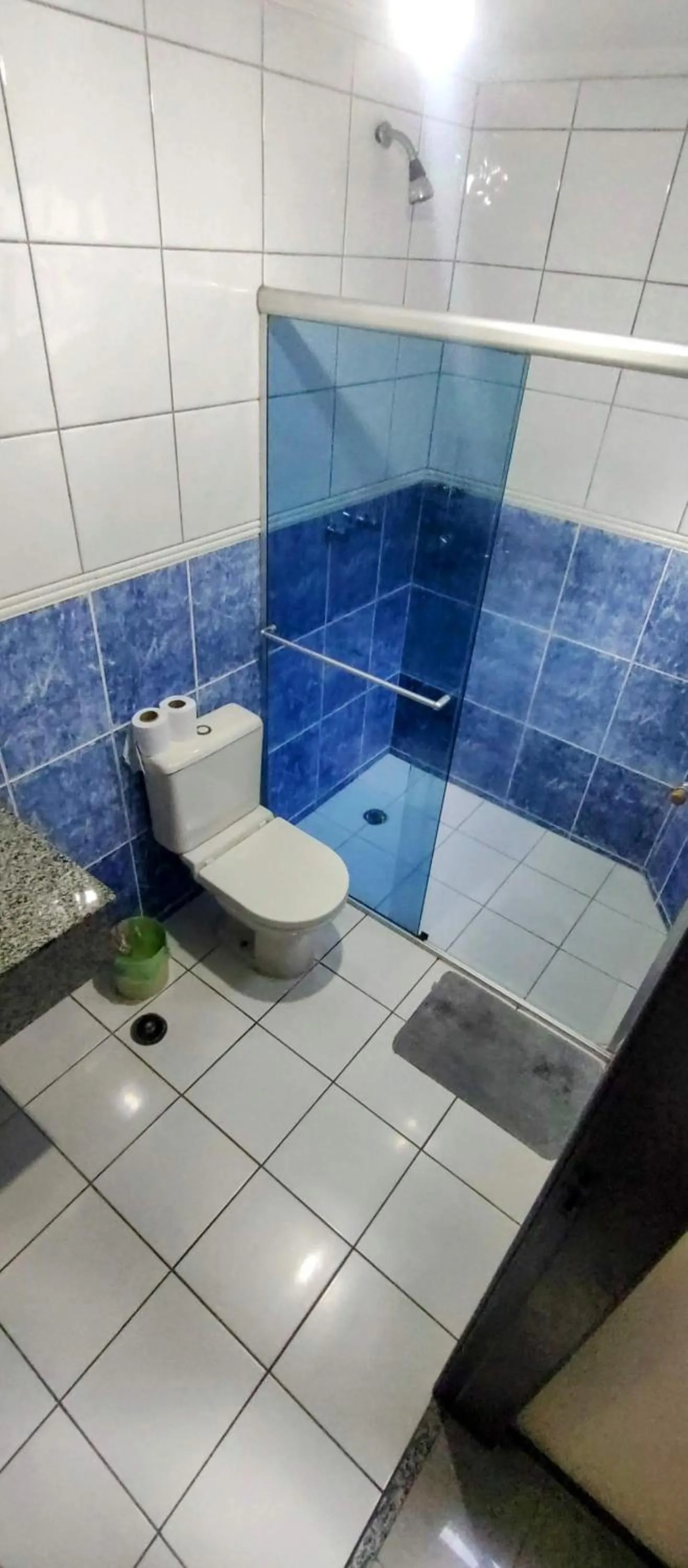 Shower in Aero Plaza Hotel