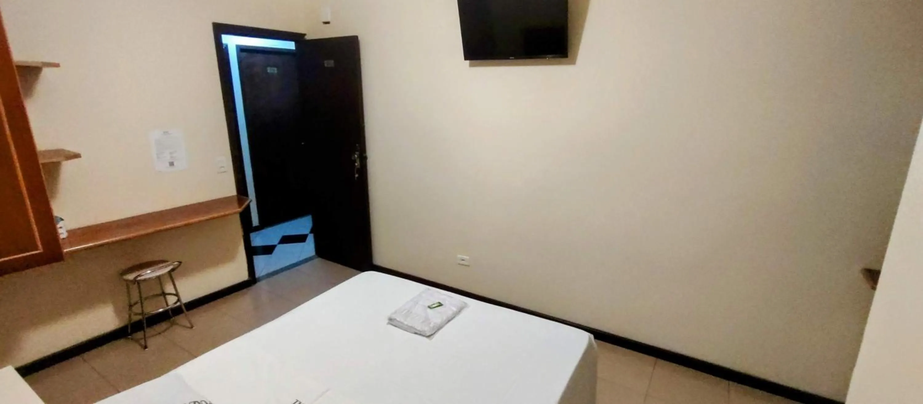 Bed in Aero Plaza Hotel