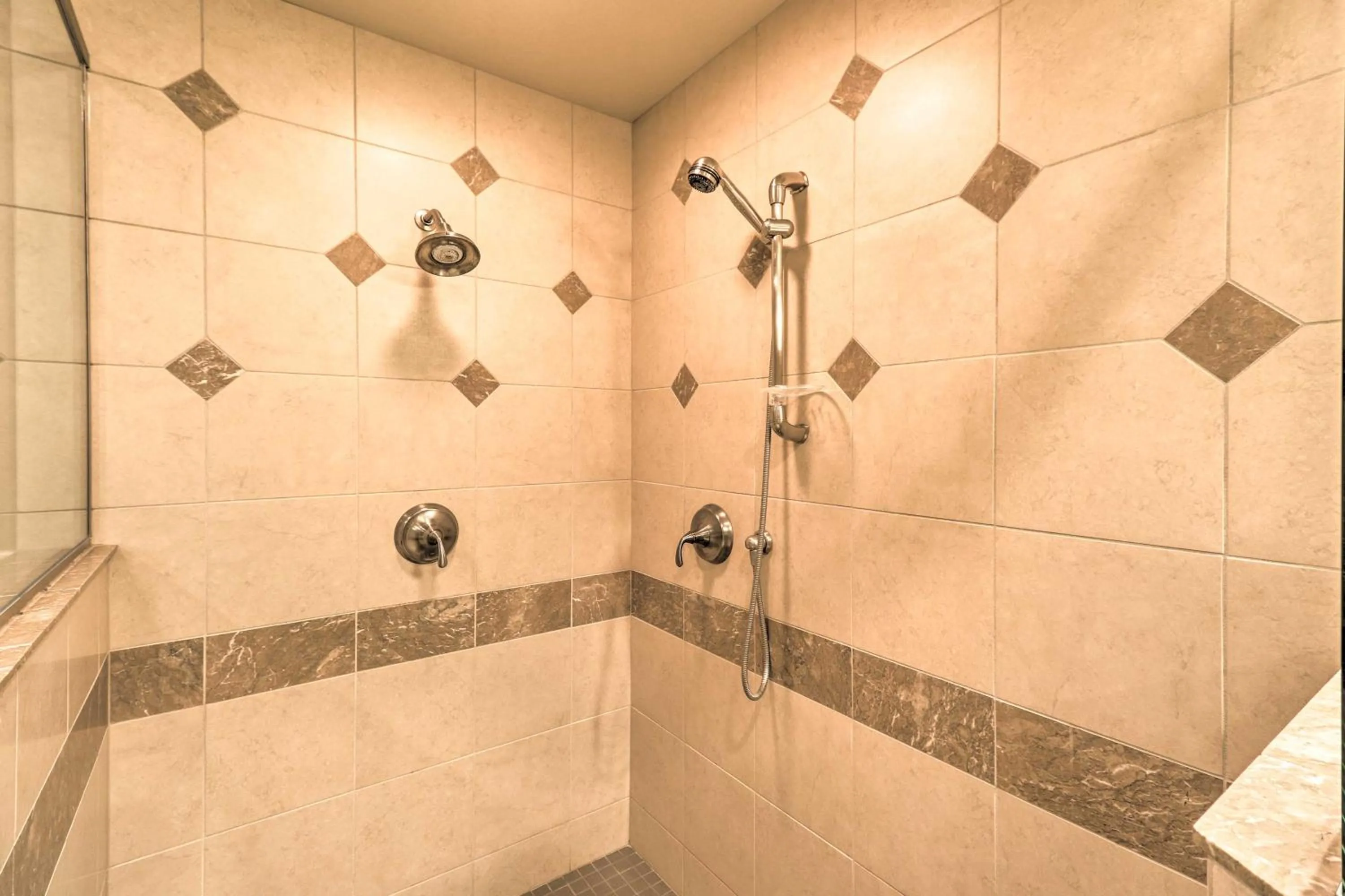 Expansive Bigfork Resort Retreat on Flathead Lake!