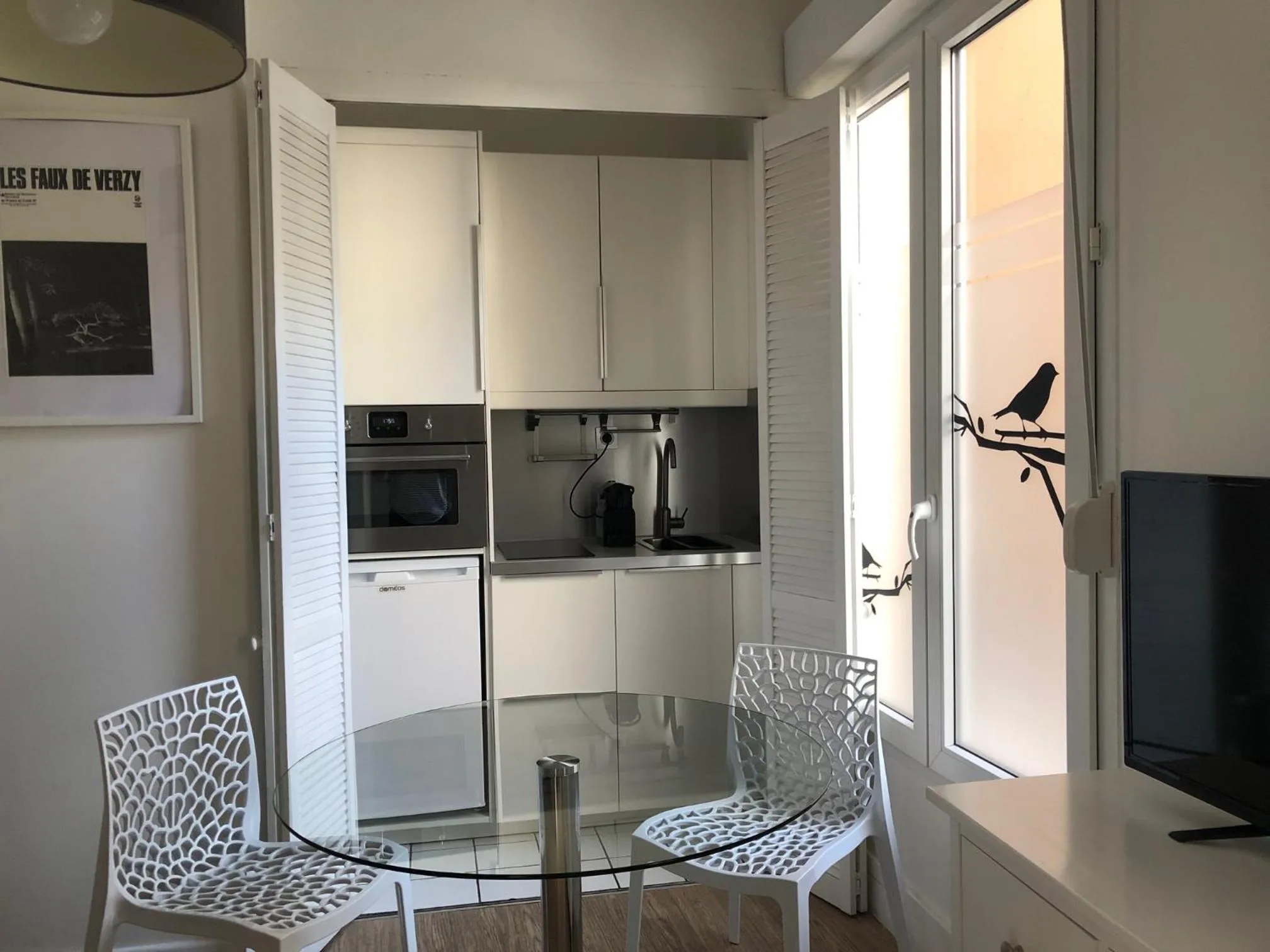 Kitchen or kitchenette in LE NID DES HALLES, au cœur du Boulingrin