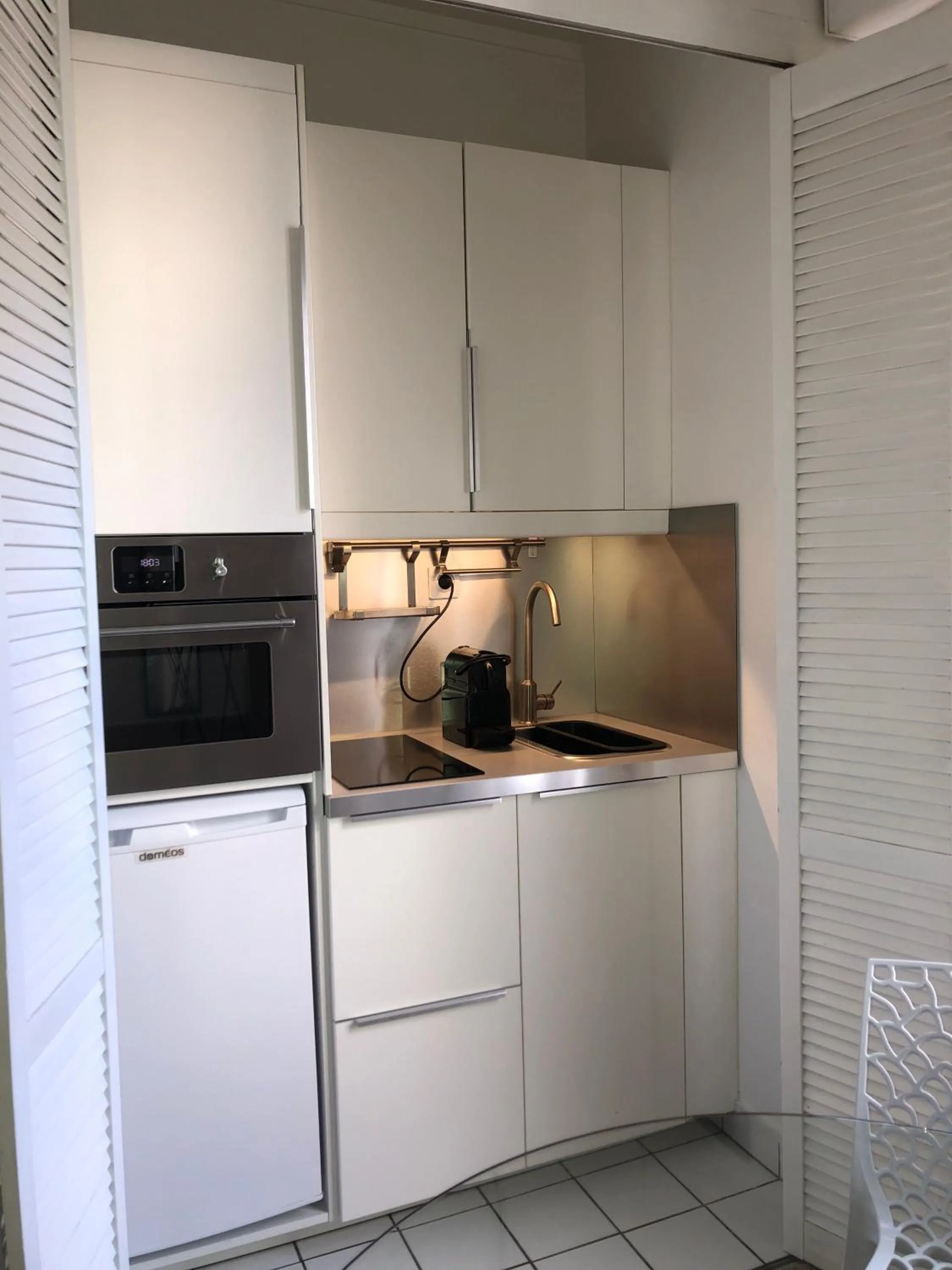 Kitchen or kitchenette in LE NID DES HALLES, au cœur du Boulingrin