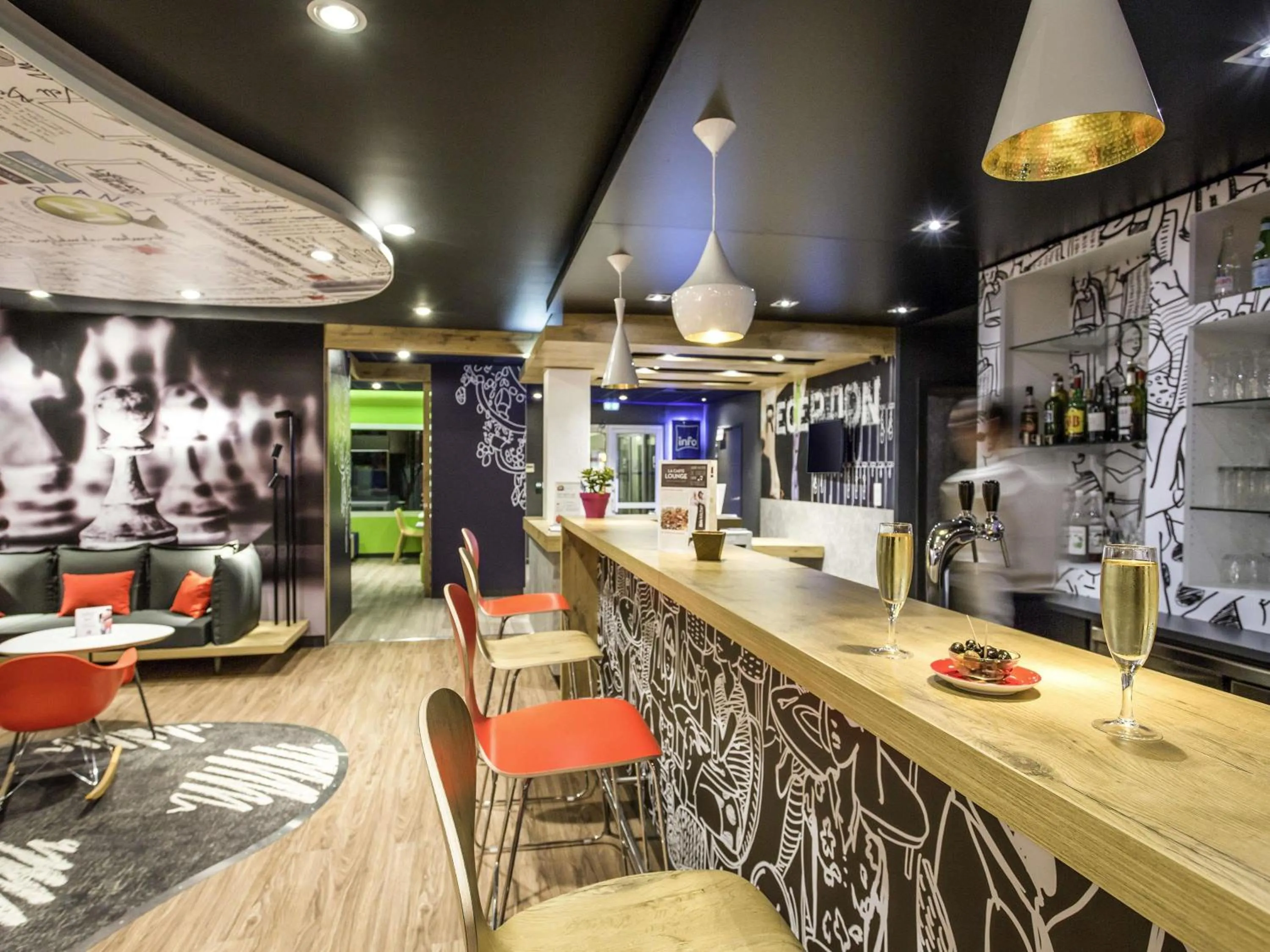 Lounge or bar in ibis Perpignan Sud Saint Charles