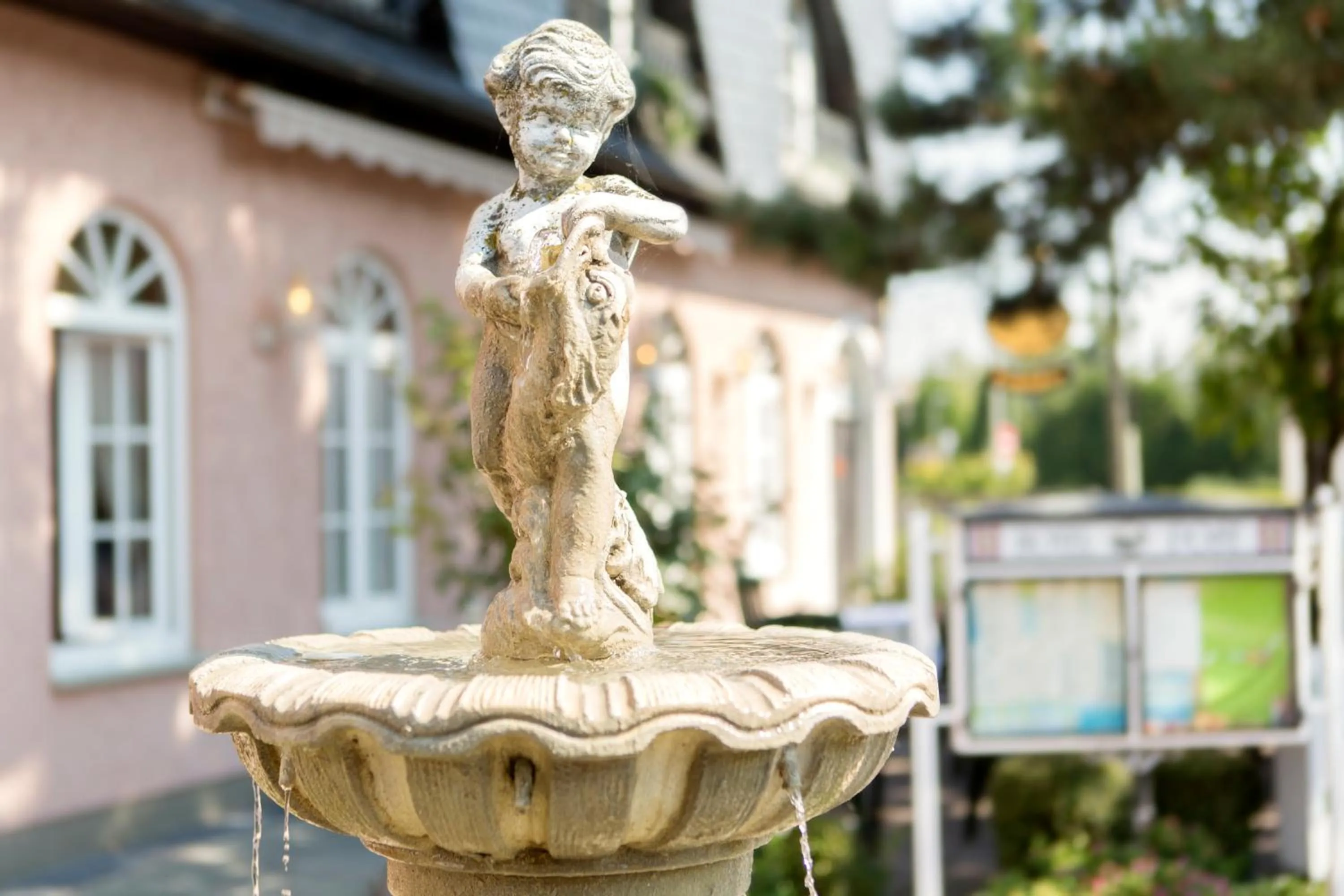Decorative detail, Property Building in Top Hotel Post Frankfurt Airport