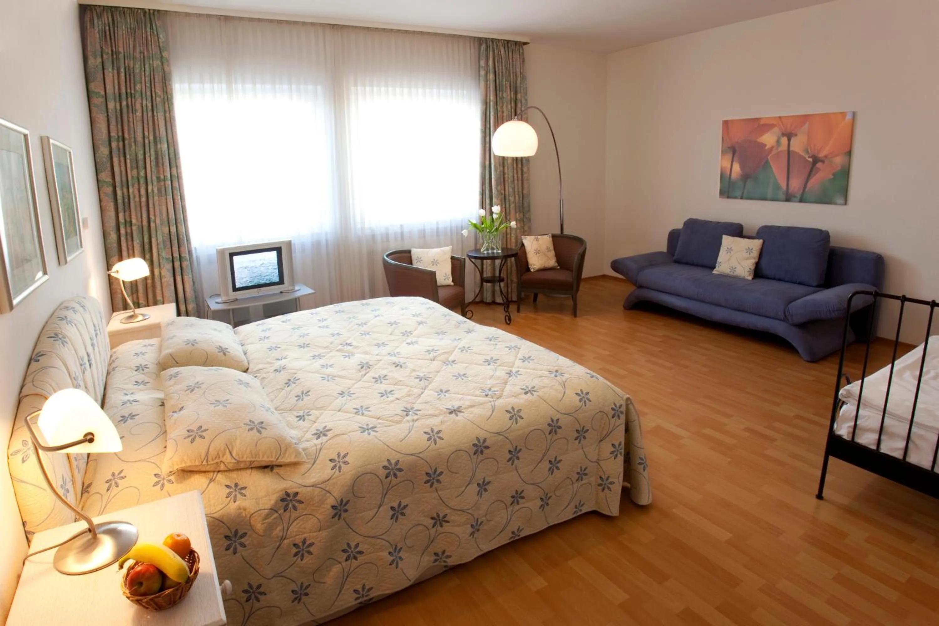 Photo of the whole room in Top Hotel Post Frankfurt Airport