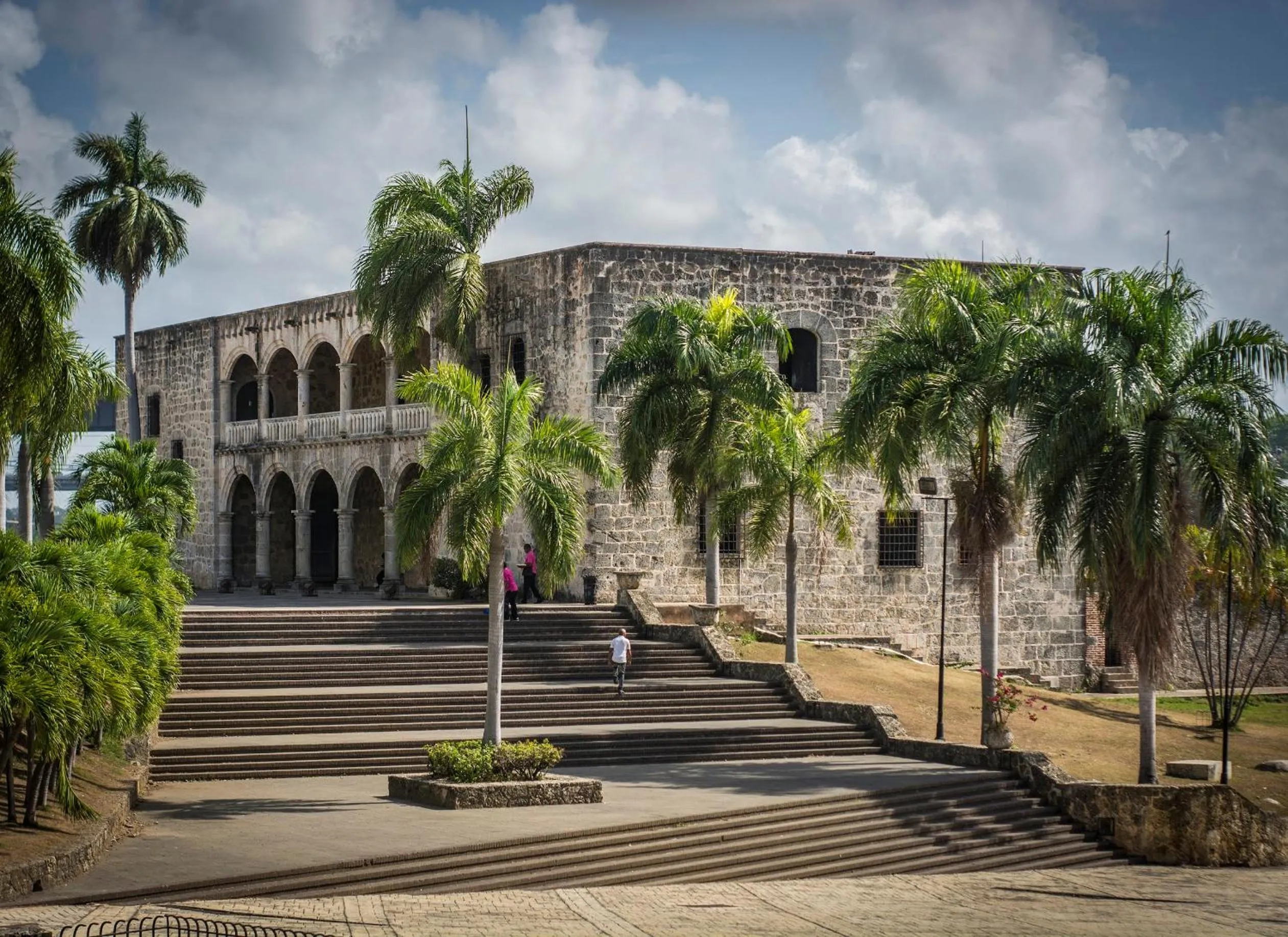 Malecon Premium Rooms & Hotel