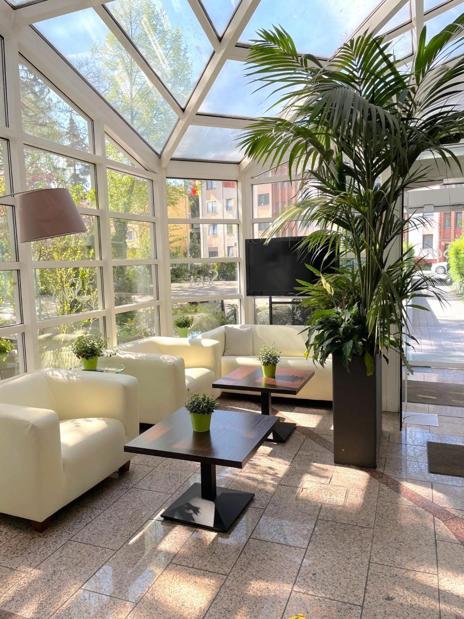 Lobby or reception in SensCity Hotel Berlin Spandau