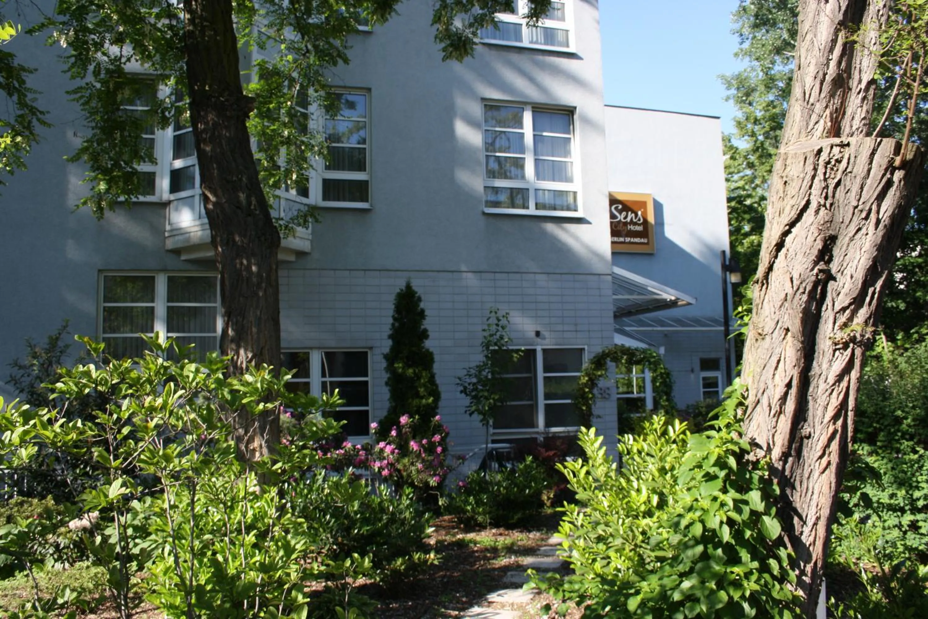 Facade/entrance in SensCity Hotel Berlin Spandau
