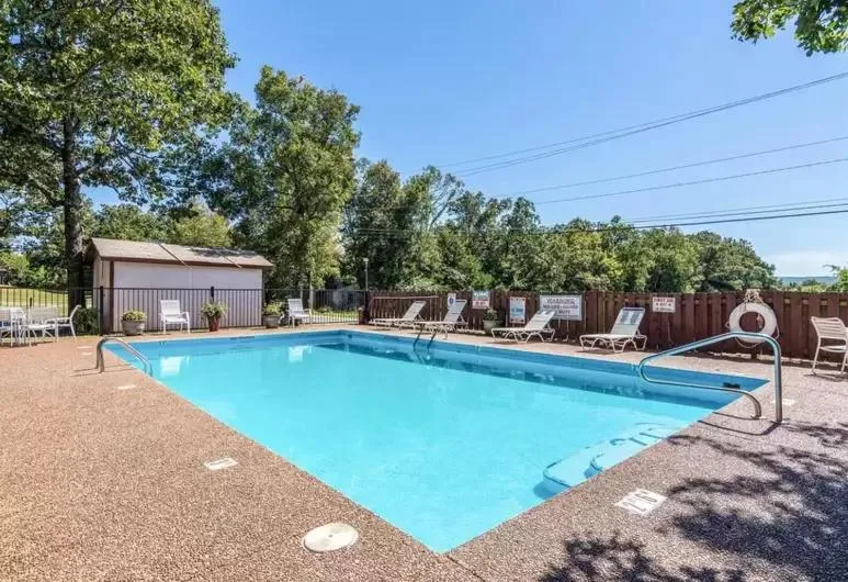 Property building in The Parkwood Inn & Suites