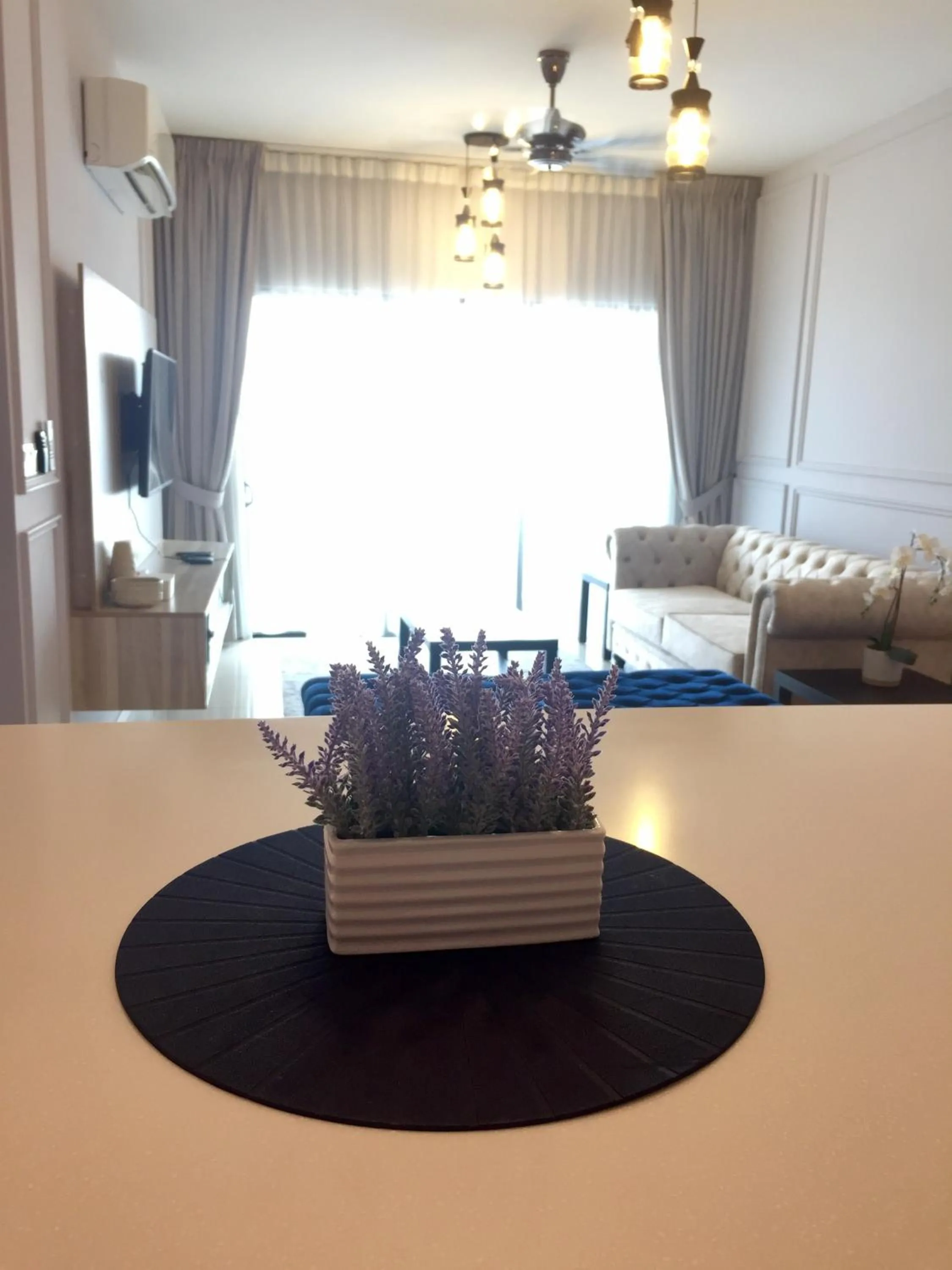 Living room in Emira Residence Seksyen 13 Shah Alam by Lodge Alpha LaVista