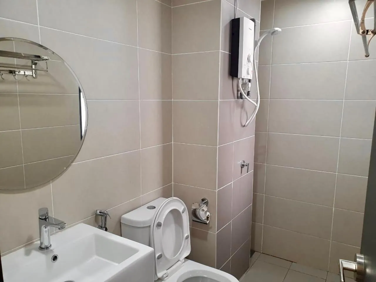 Emira Residence Seksyen 13 Shah Alam by Lodge Alpha LaVista