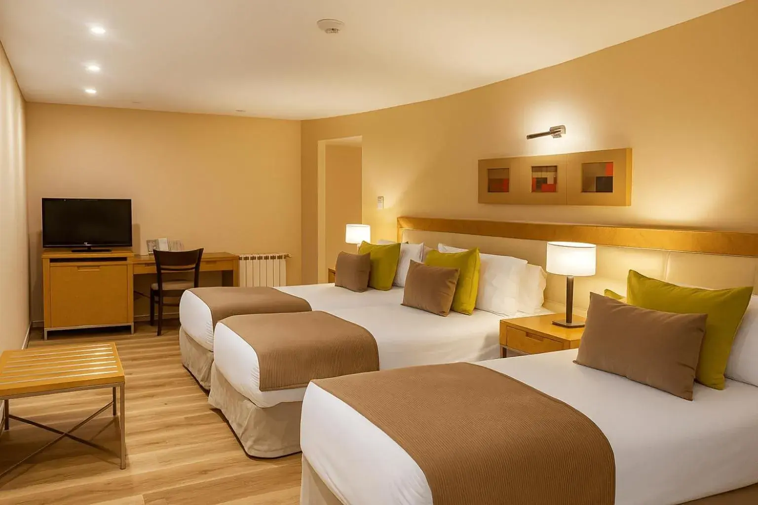 Triple Room in Fueguino Hotel Triple Room in Fueguino Hotel