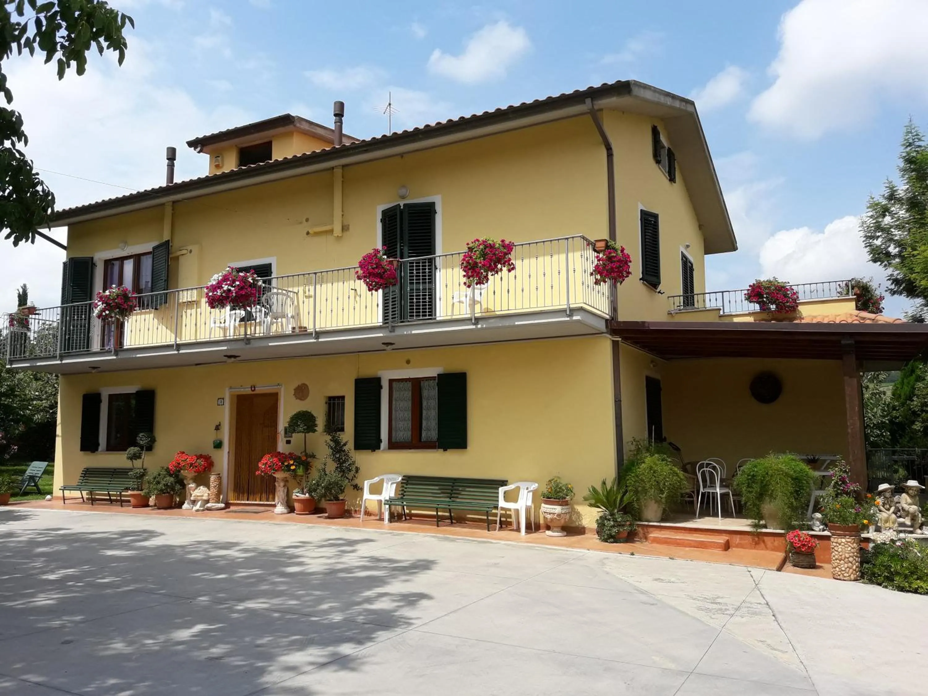 Property building in Nonno Pio