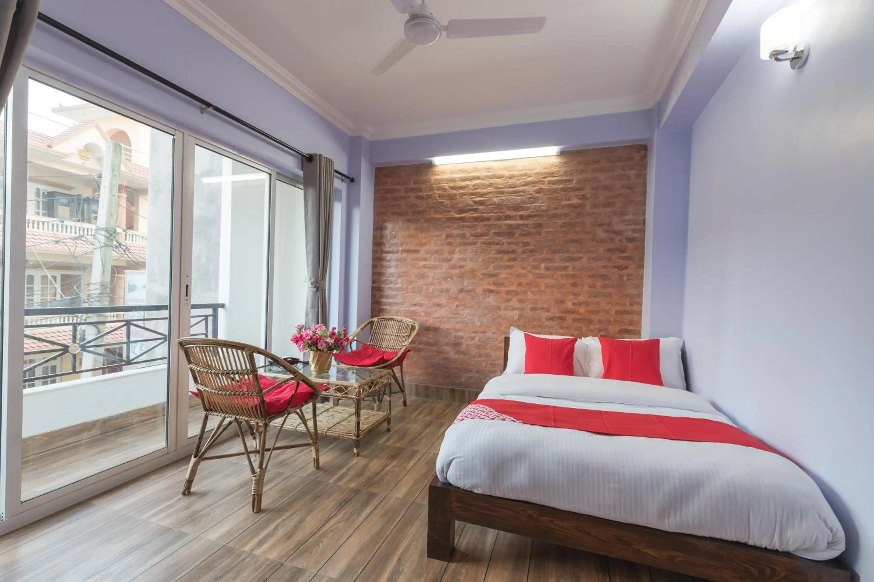 Classic Triple Room - single occupancy in OYO 729 Hotel Era