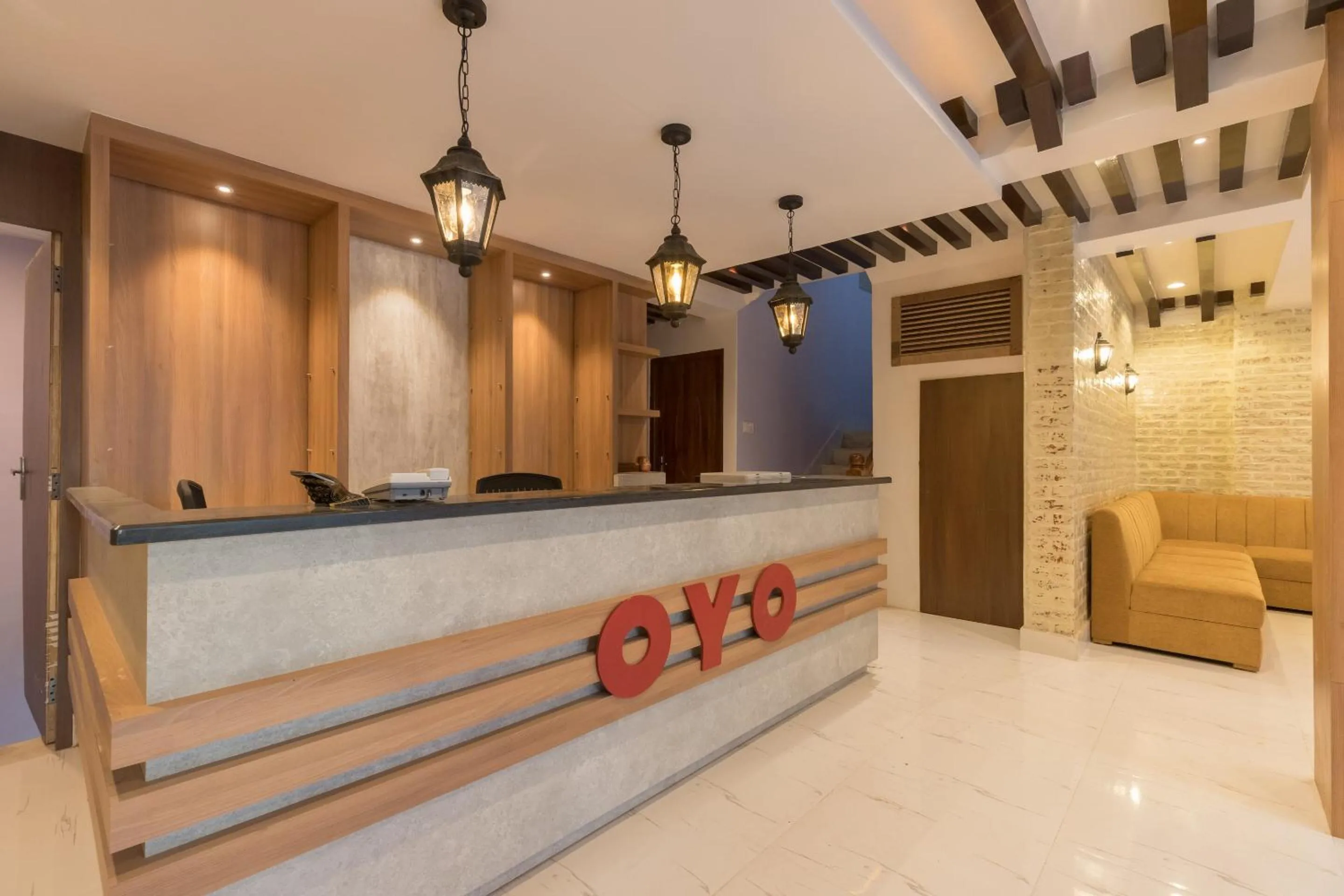 OYO 729 Hotel Era