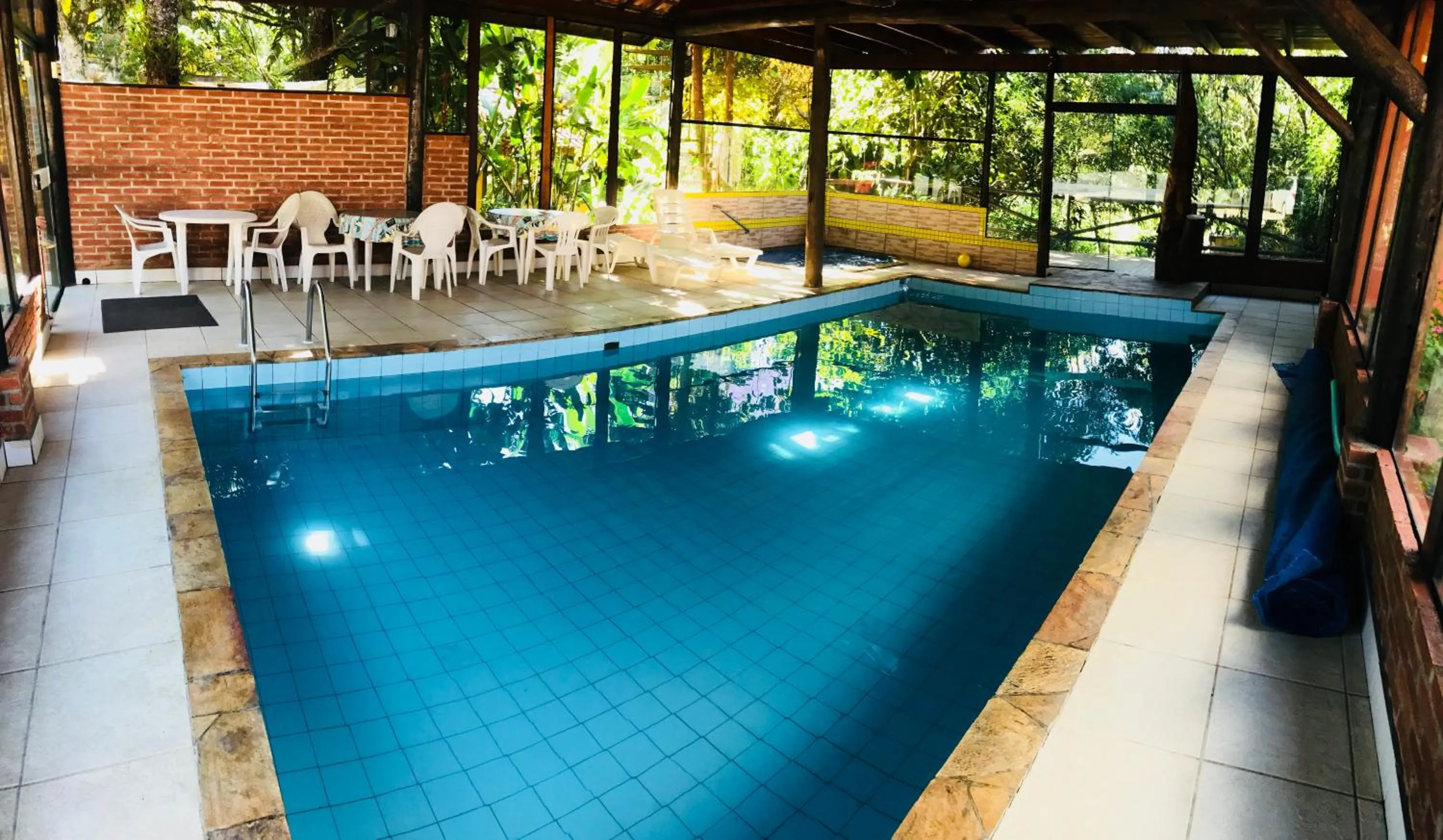 Swimming pool in Pousada Bezerra