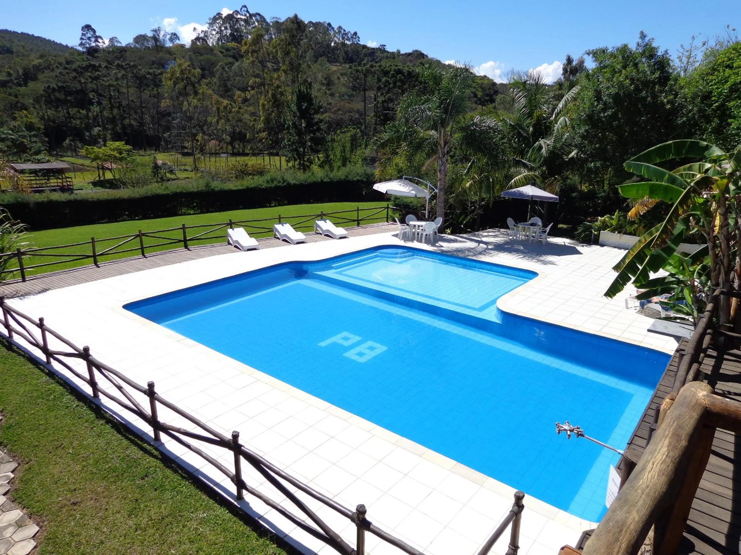 Swimming pool in Pousada Bezerra