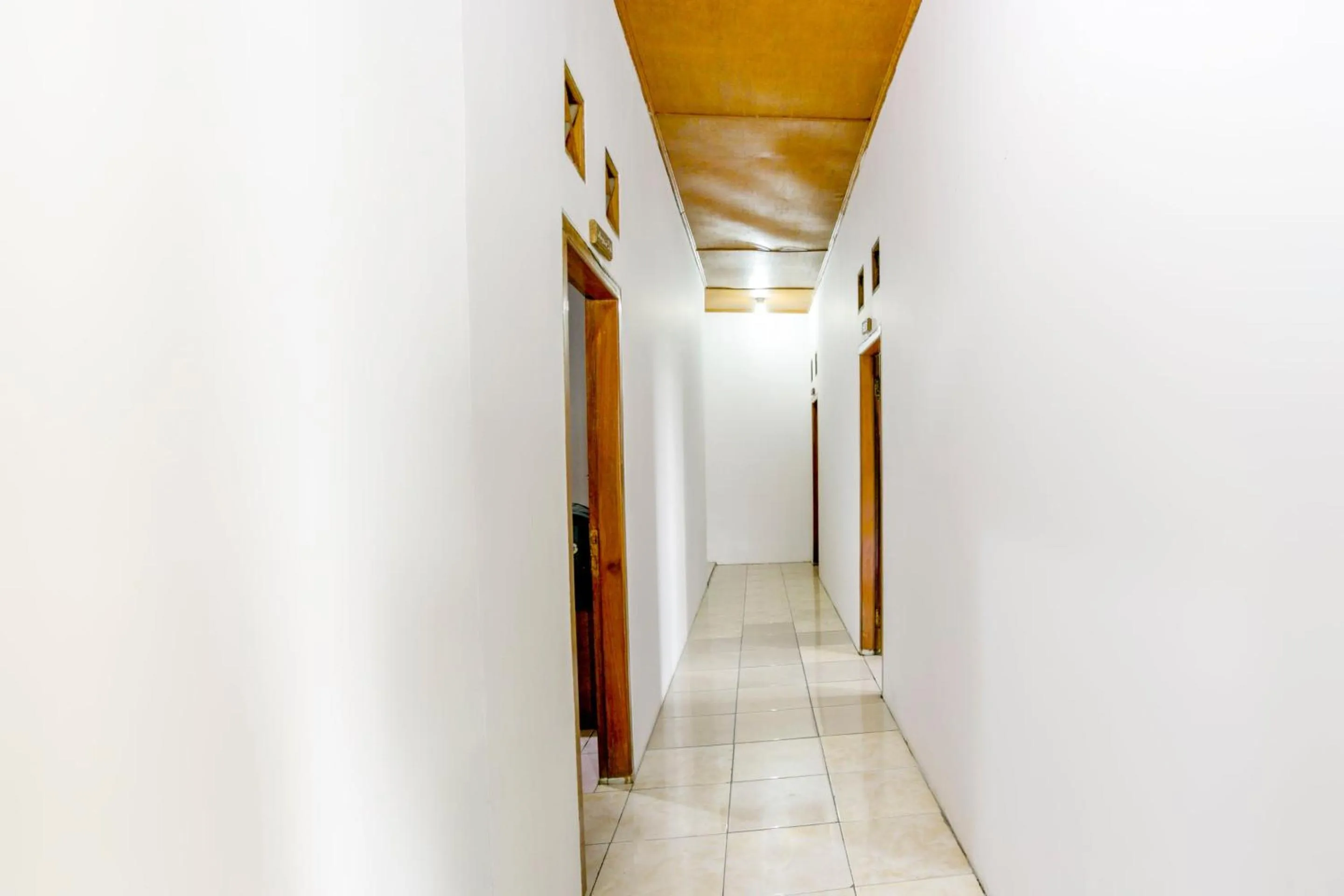 Lobby or reception in Hotel O Karya Nunggal Asri