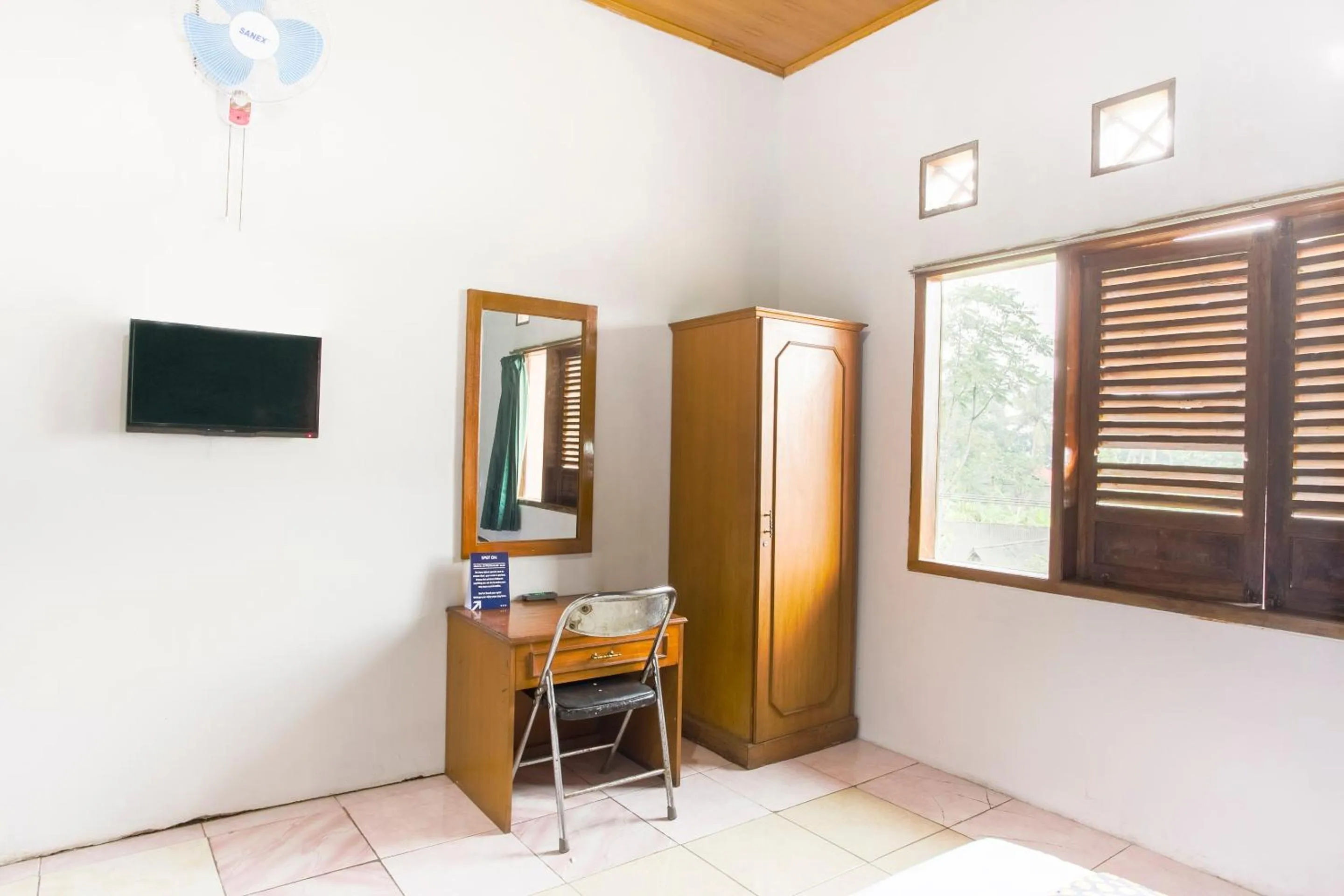 Bedroom in Hotel O Karya Nunggal Asri