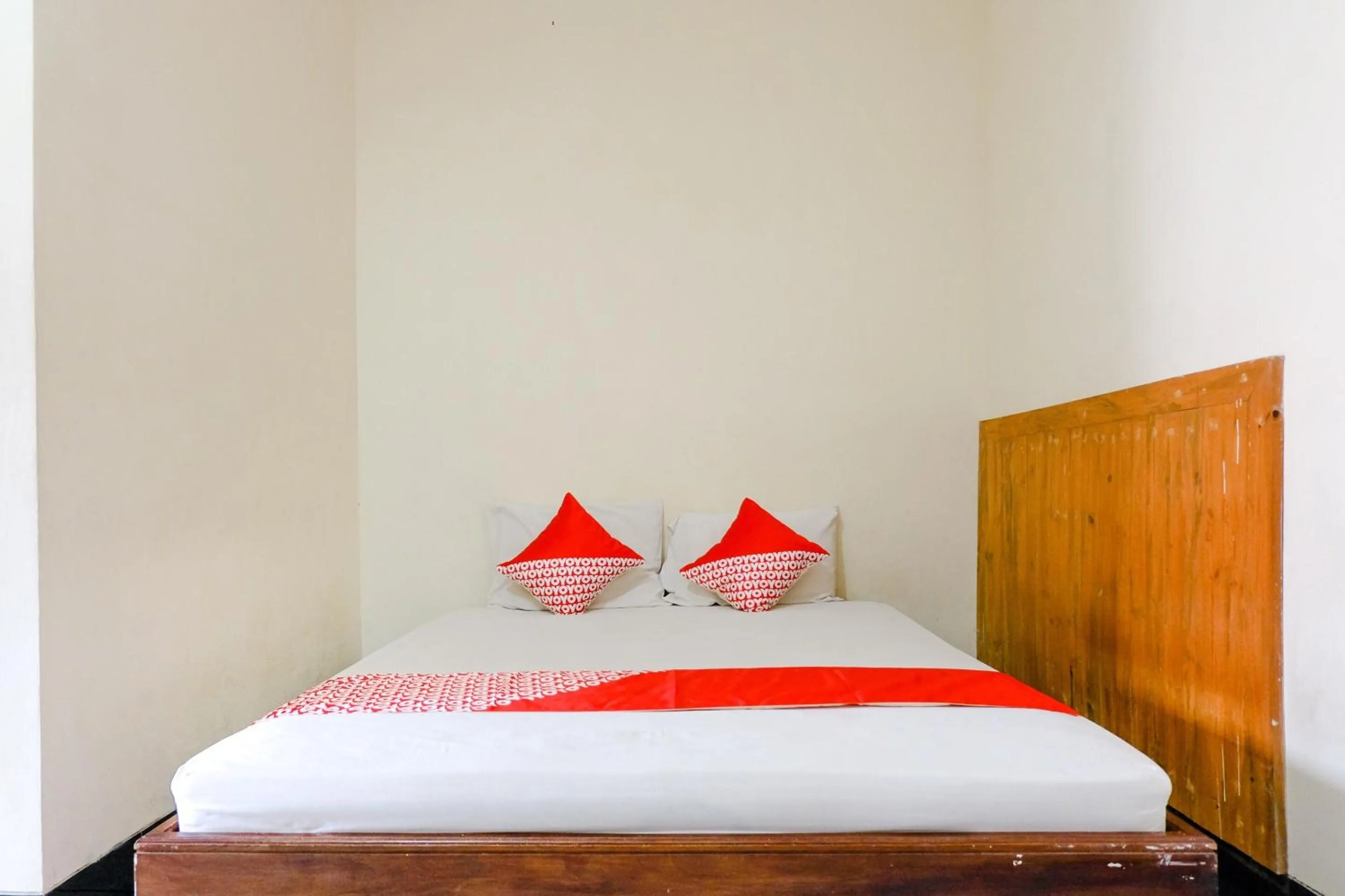 Bedroom, Bed in Hotel O otel Graha Prima