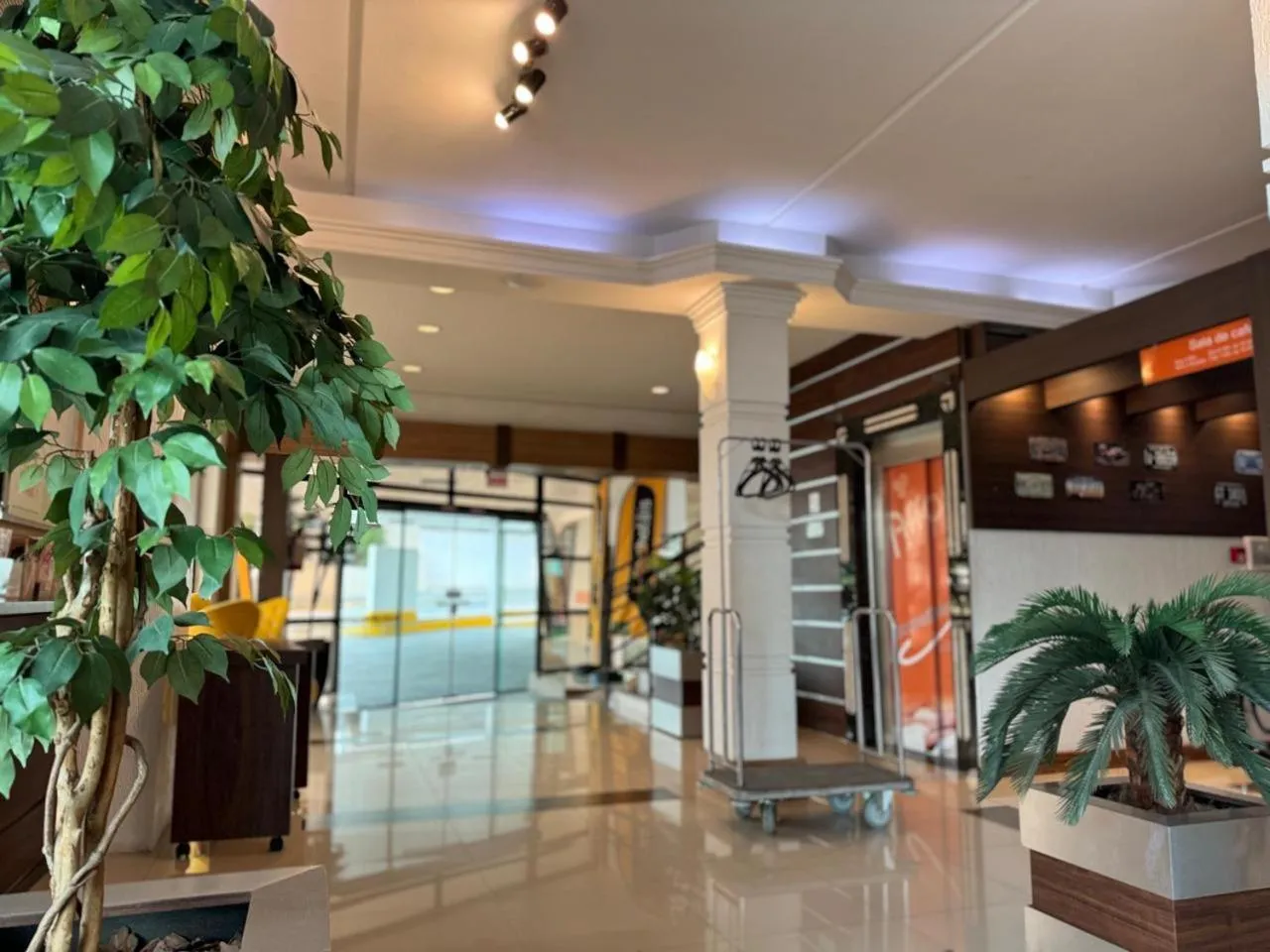 Property building in Afford Hotéis