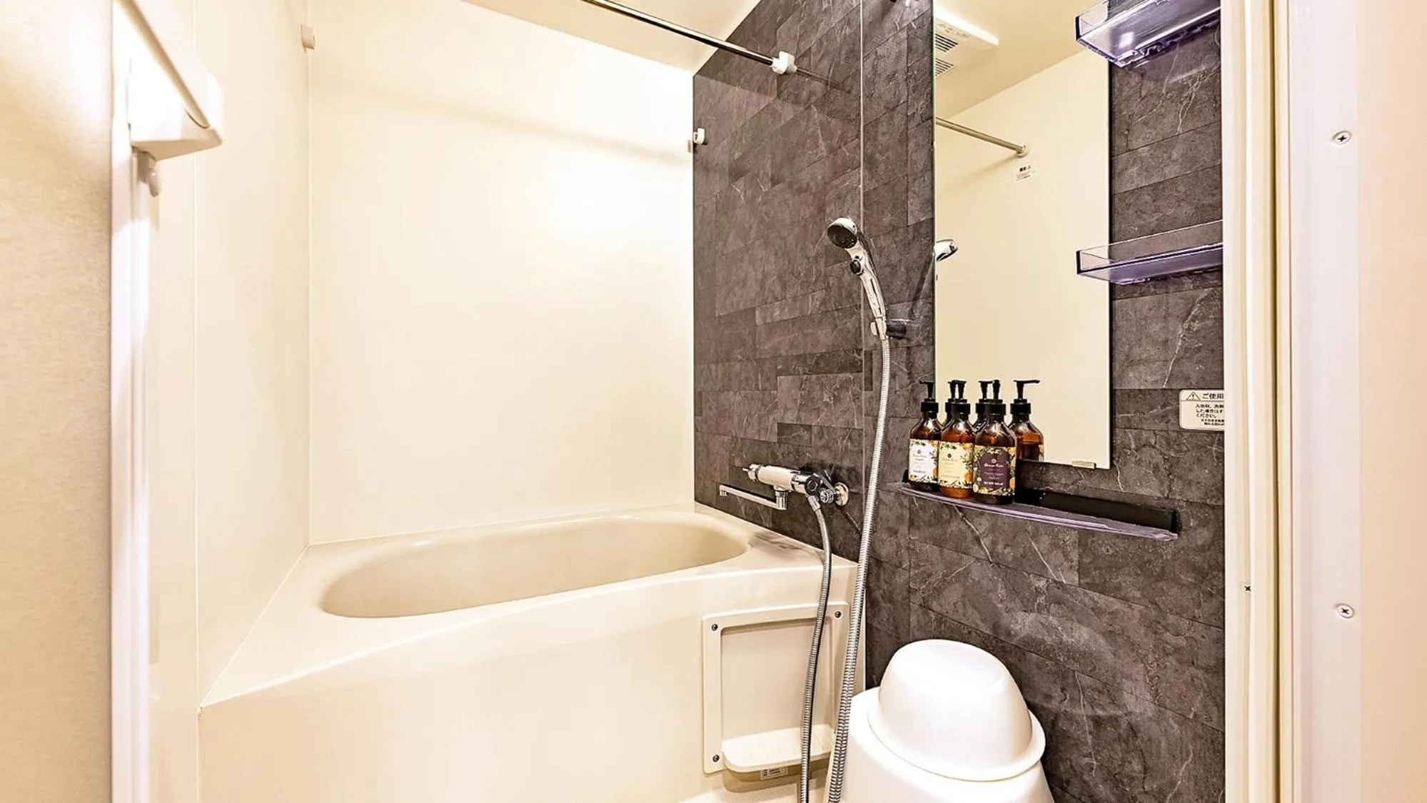 Shower in Stay SAKURA Tokyo Asakusa Edo no Mai