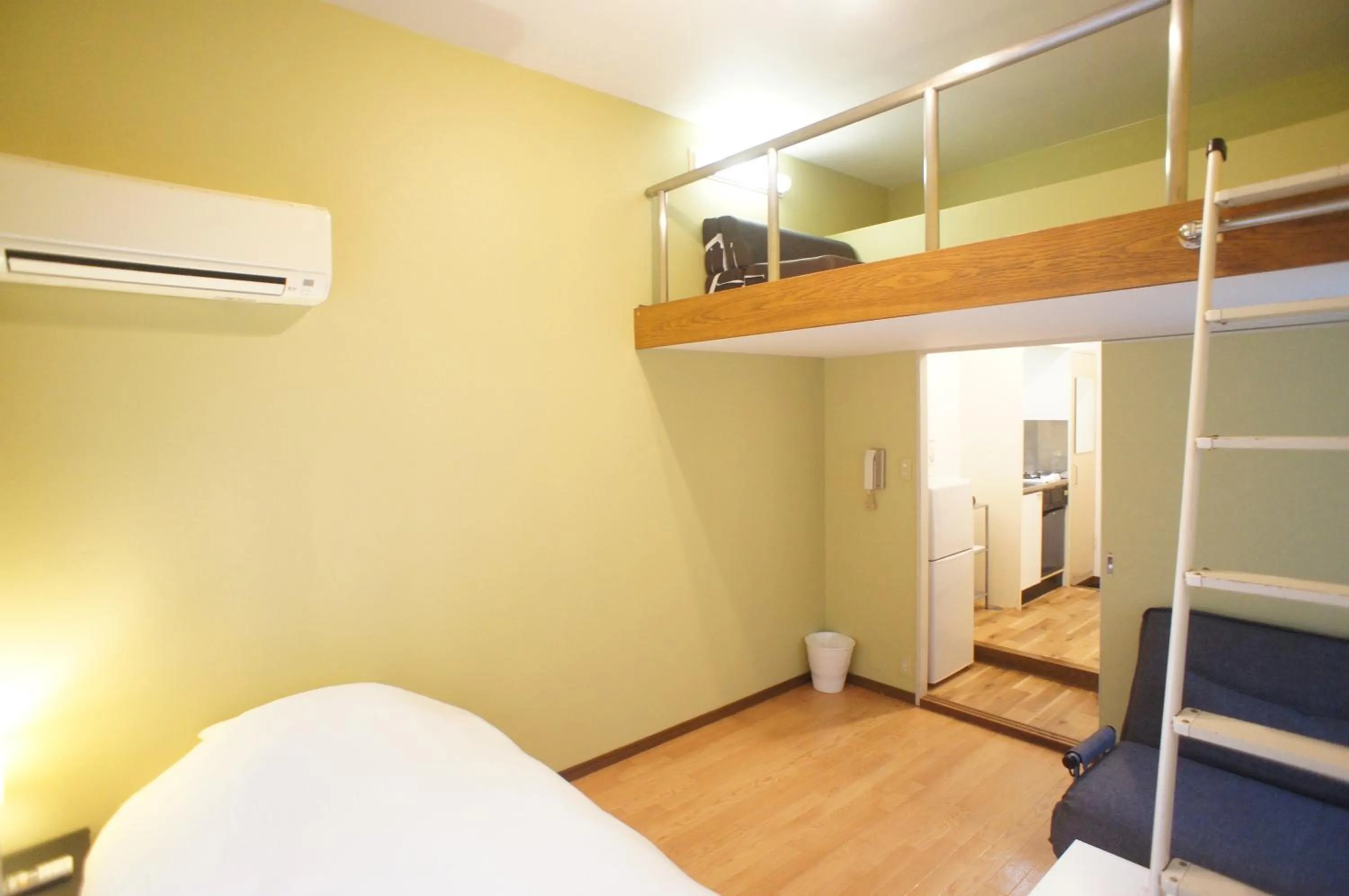 Bed in Plusone Nishikoen