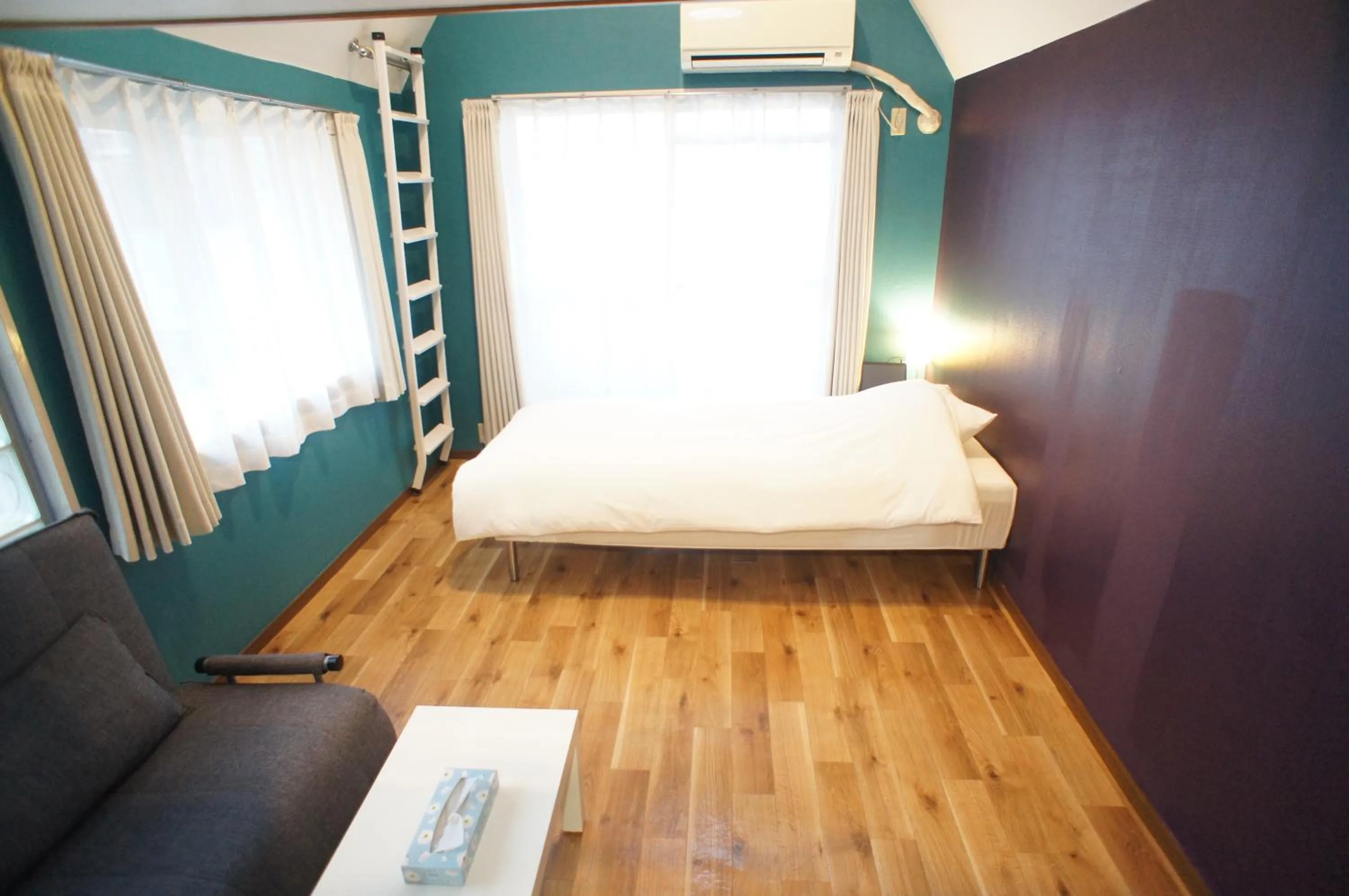 Bed in Plusone Nishikoen