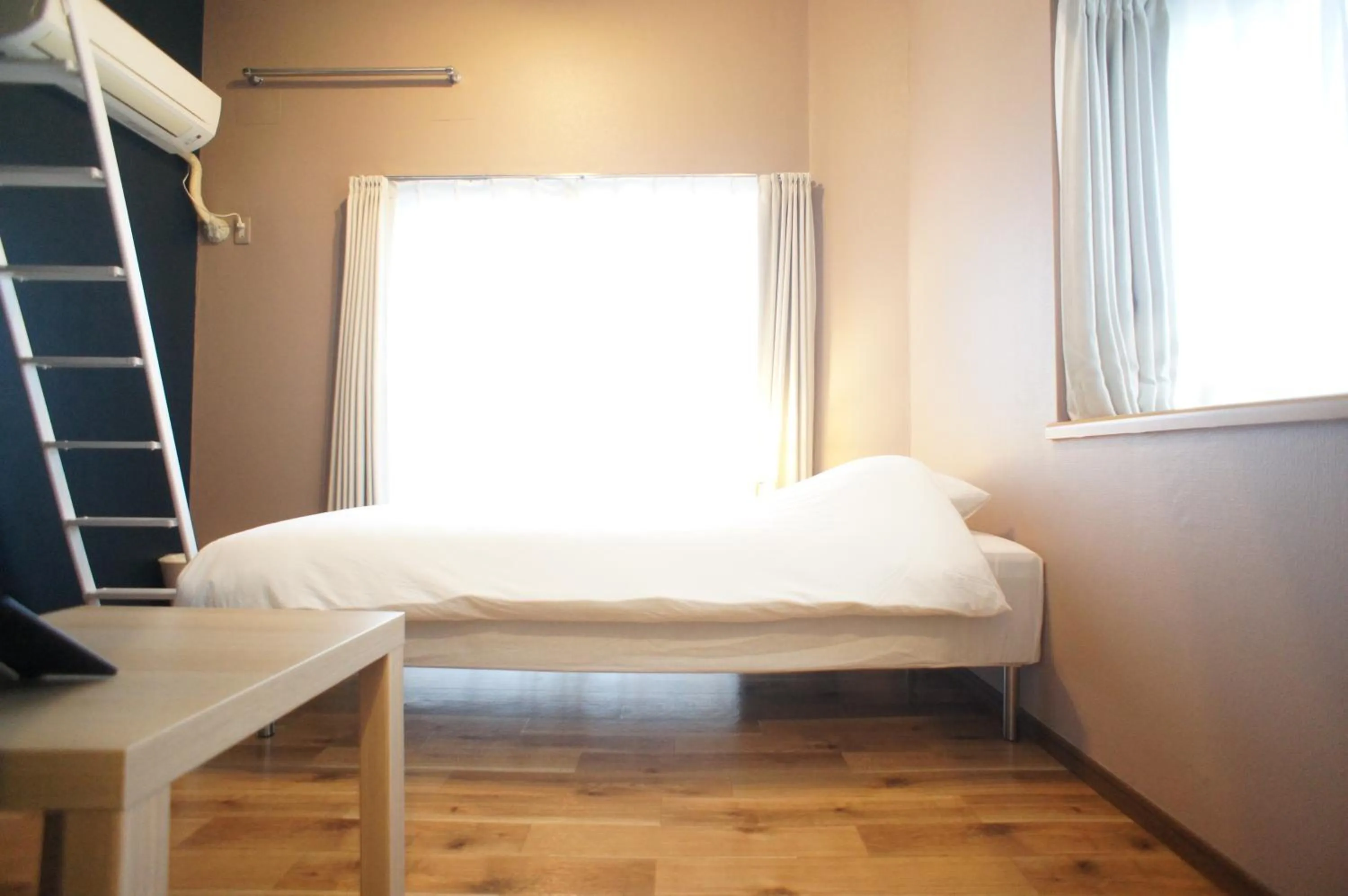 Bed in Plusone Nishikoen