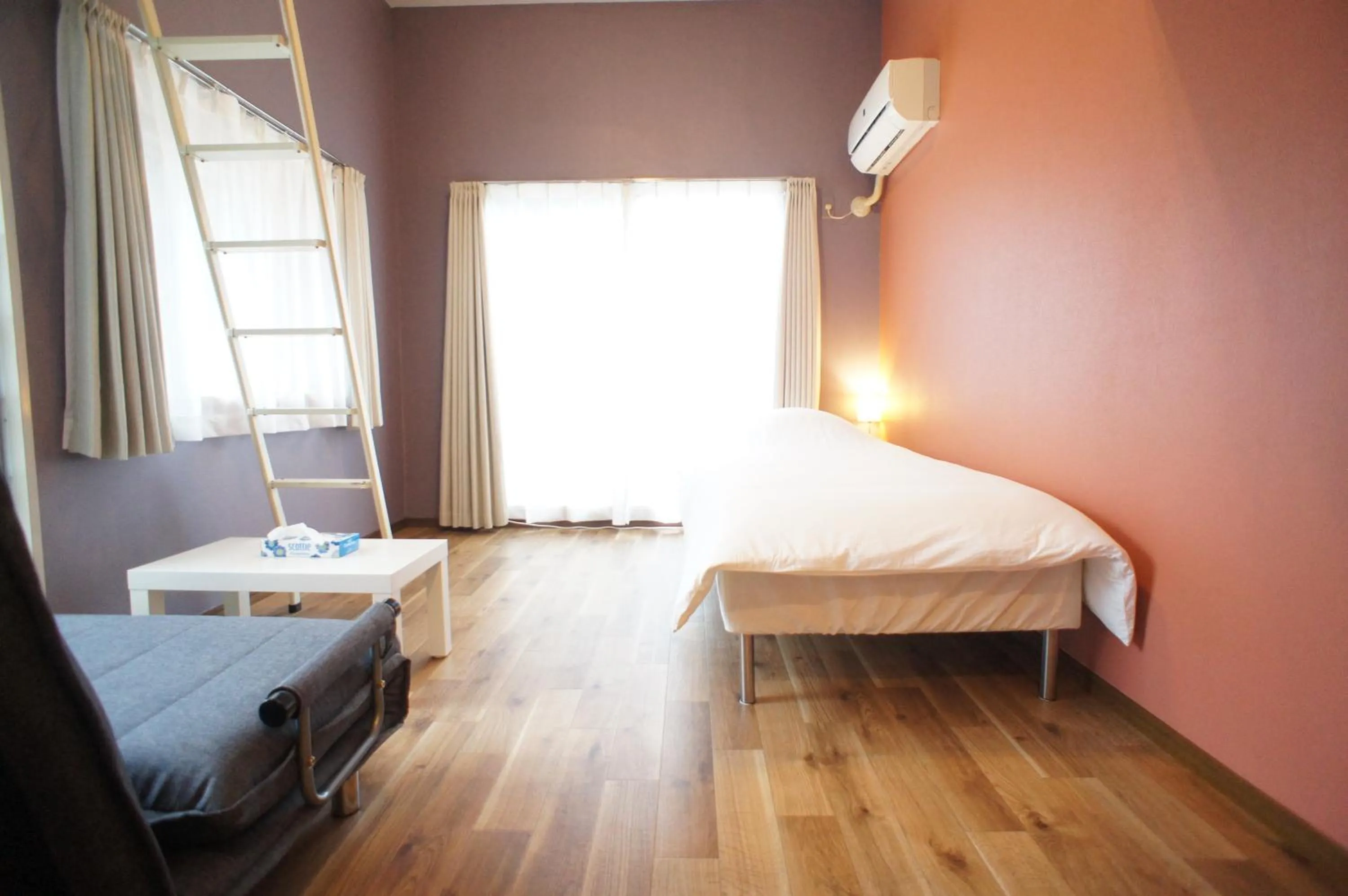 Bed in Plusone Nishikoen