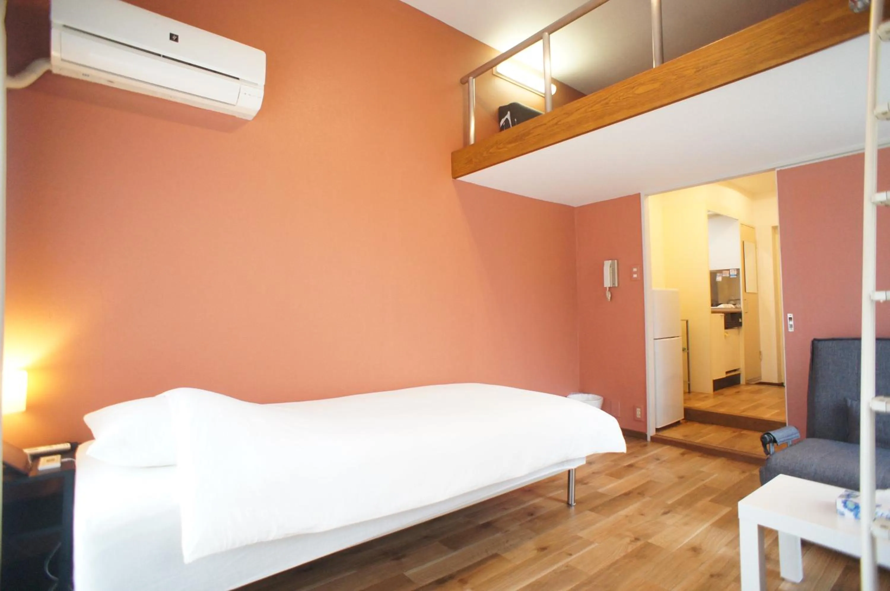 Bed in Plusone Nishikoen