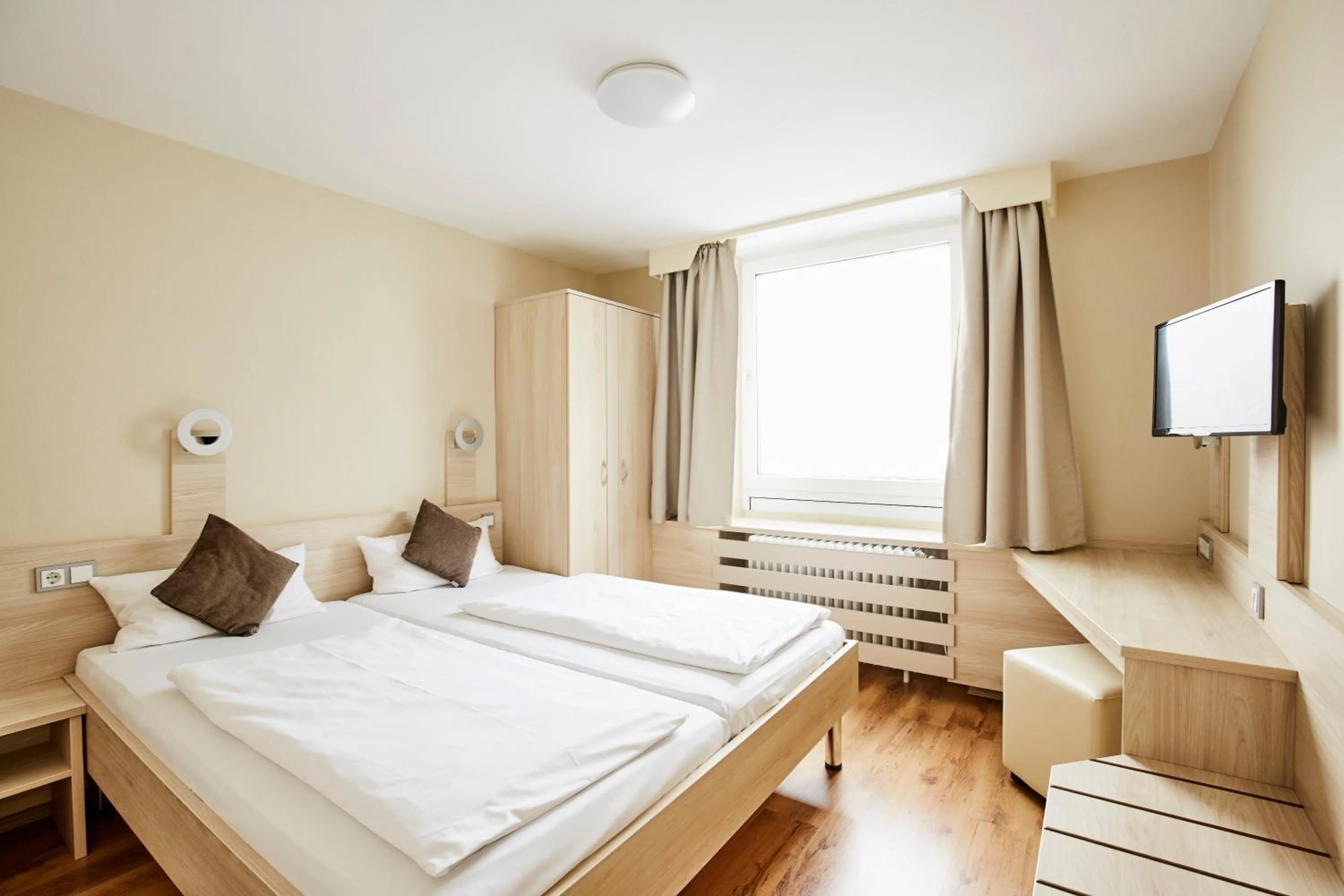 Photo of the whole room, Bed in Hotel Imperial