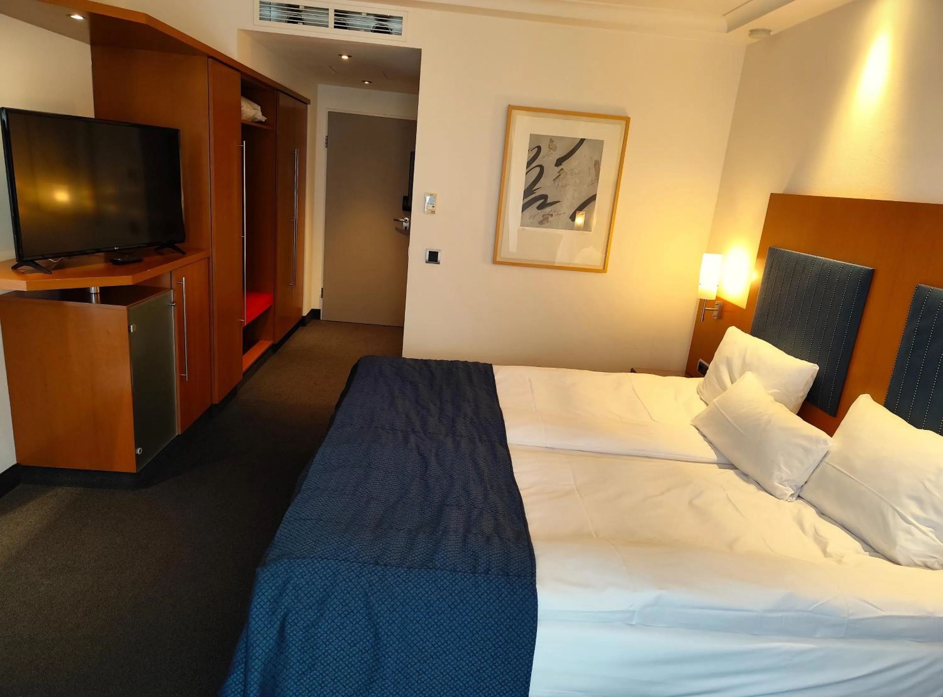 Photo of the whole room, Bed in Hotel Erzgiesserei Europe